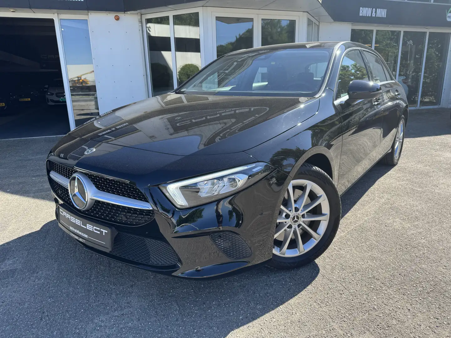Mercedes-Benz A 250 e Camera, trekhaak, Climaat Control,DAB-tuner, Nav Zwart - 1
