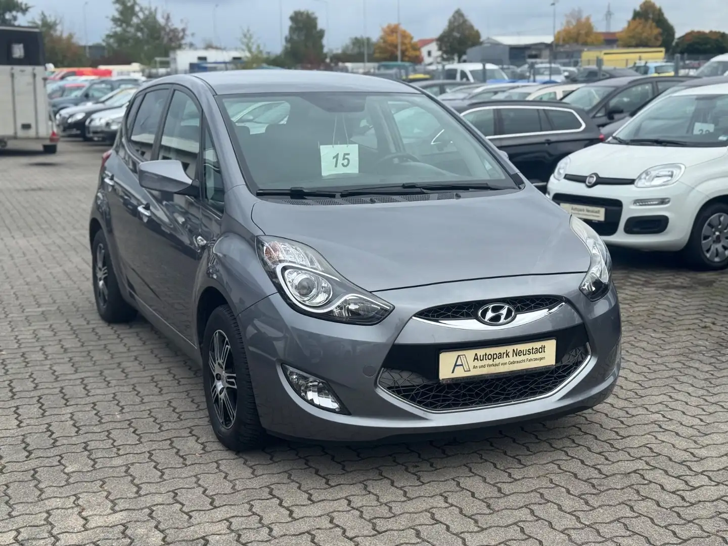 Hyundai iX20 Comfort Grau - 2