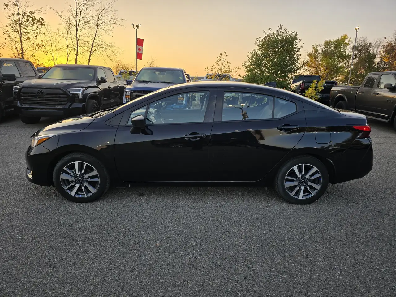Nissan Versa снимка Nissan Versa