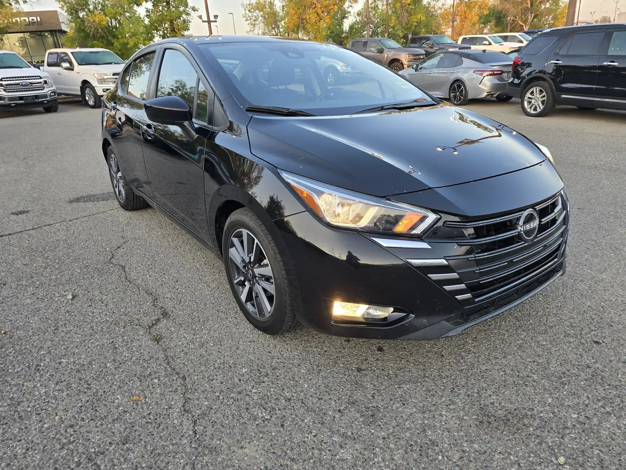 Nissan Versa снимка Nissan Versa
