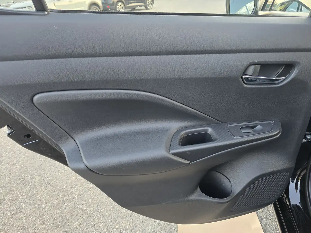 Nissan Versa снимка Nissan Versa