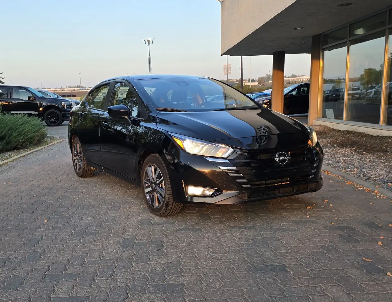 Nissan Versa снимка Nissan Versa