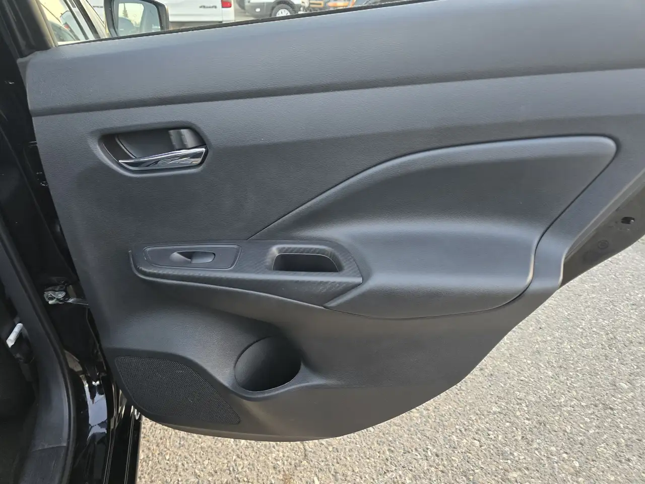 Nissan Versa снимка Nissan Versa