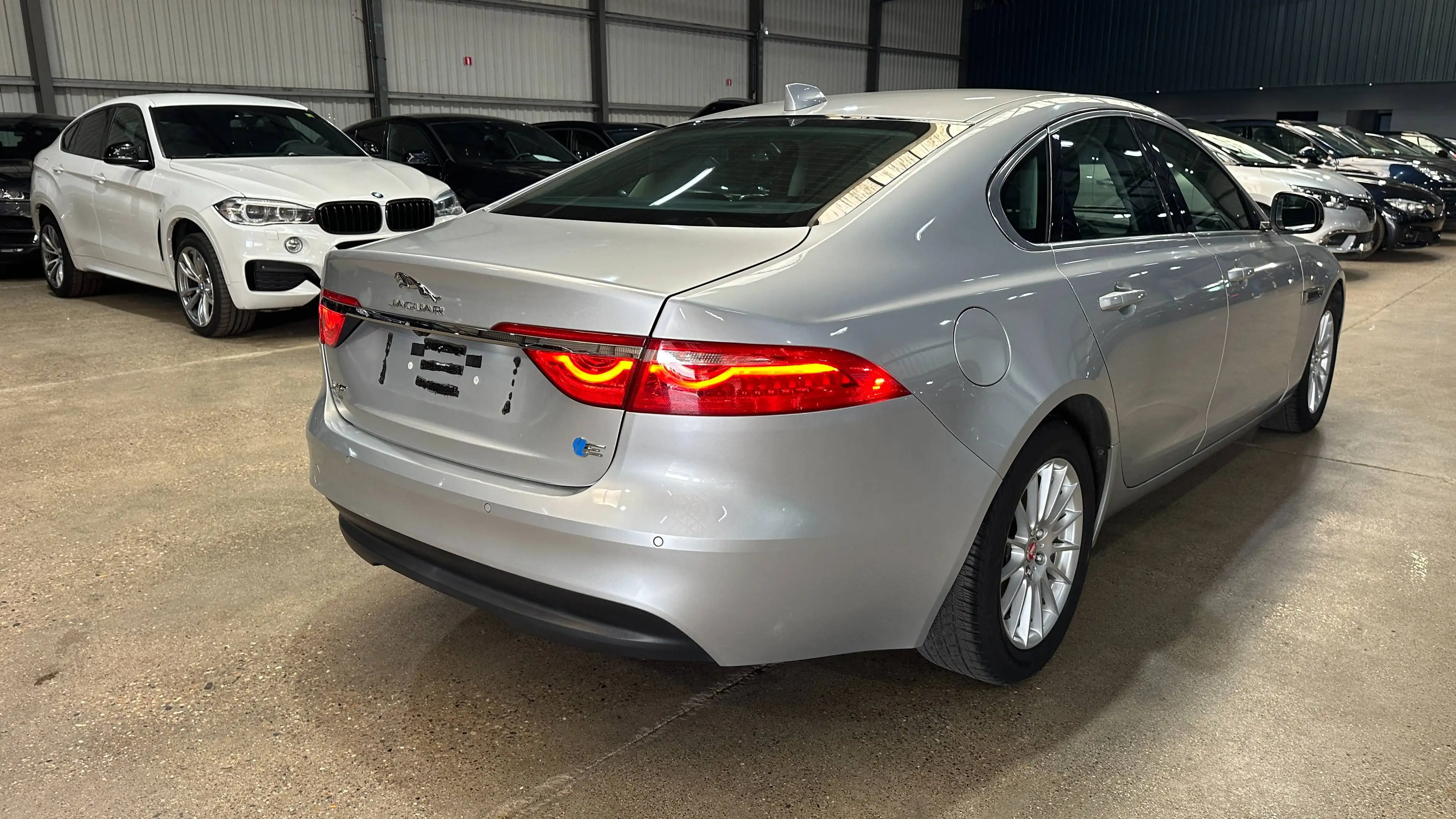 Jaguar XF XF 2.0 D E-Performance Prestige — photo 5