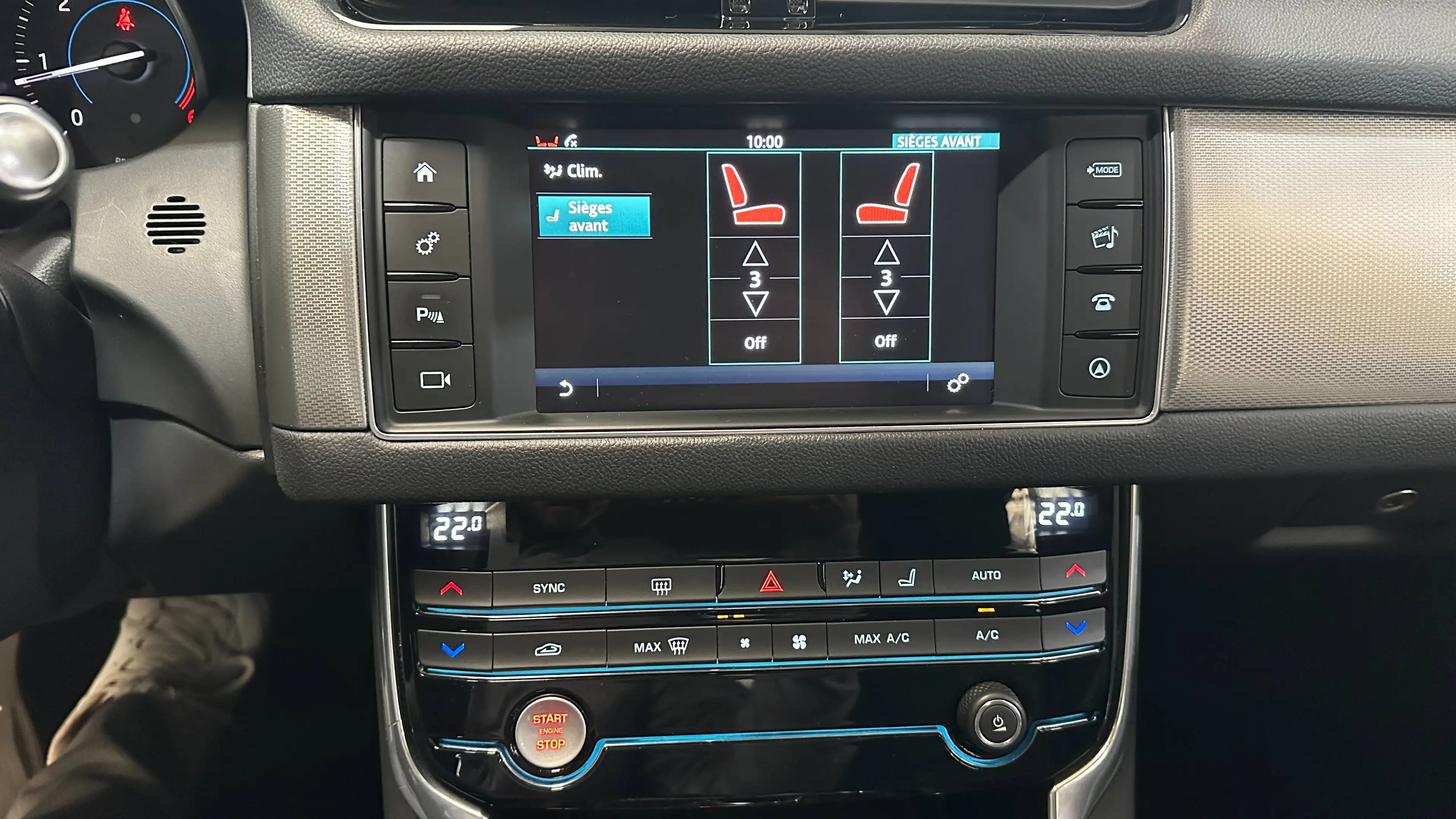 Jaguar XF XF 2.0 D E-Performance Prestige — photo 11
