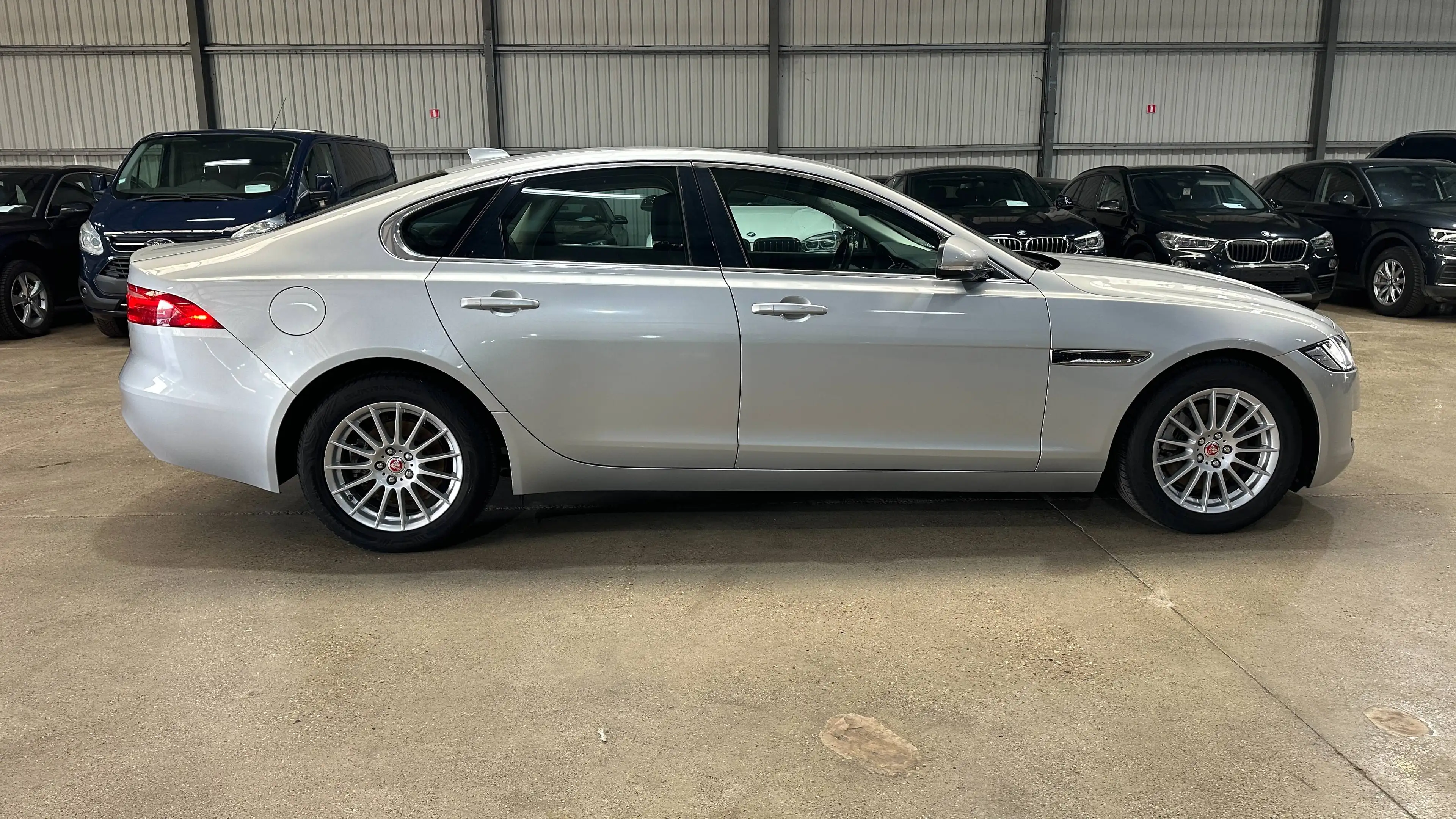 Jaguar XF XF 2.0 D E-Performance Prestige — photo 4