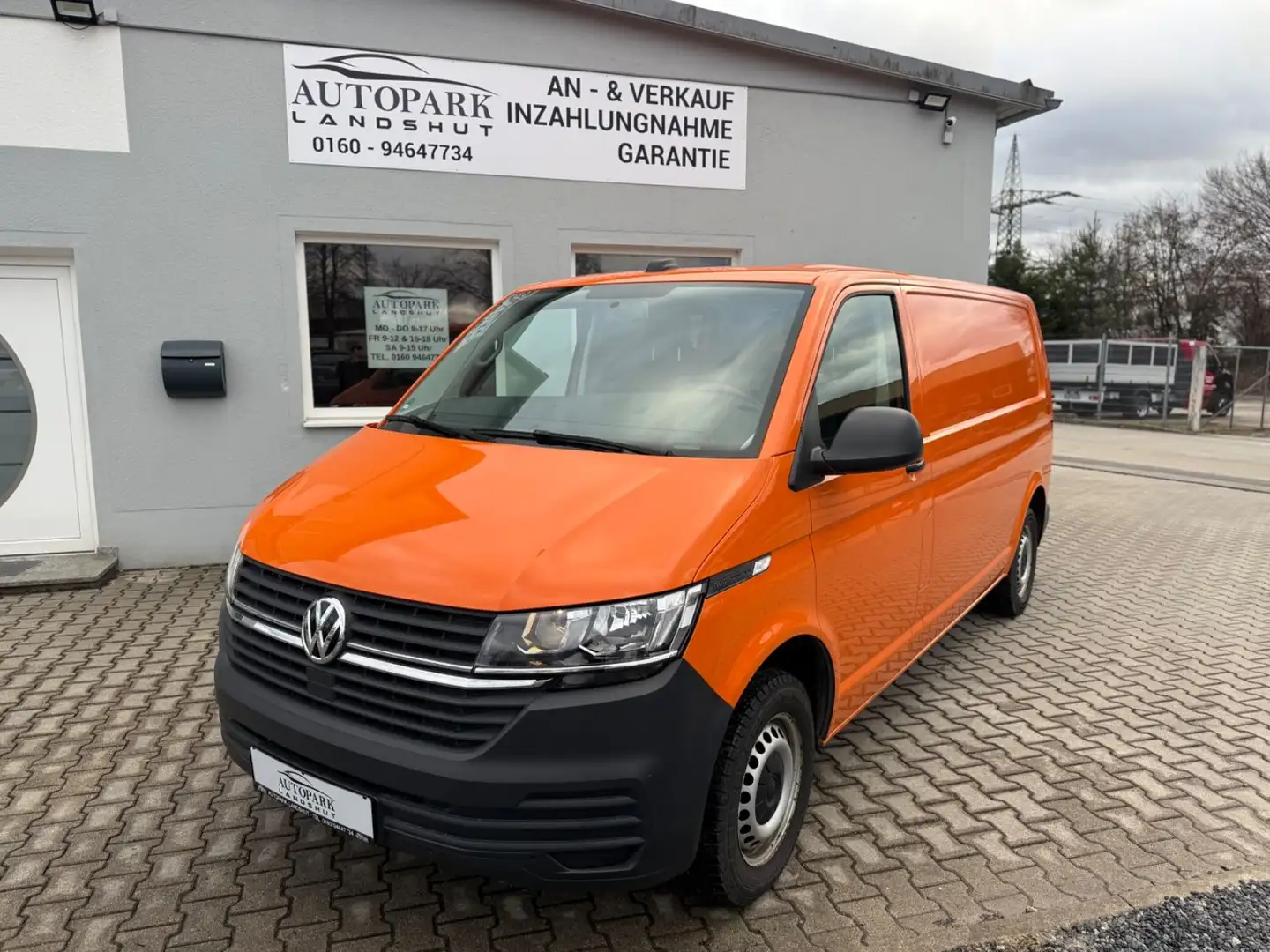 Volkswagen T6 Transporter T6.1 Transporter lang I R-Kamera I DSG I MwSt. Orange - 1