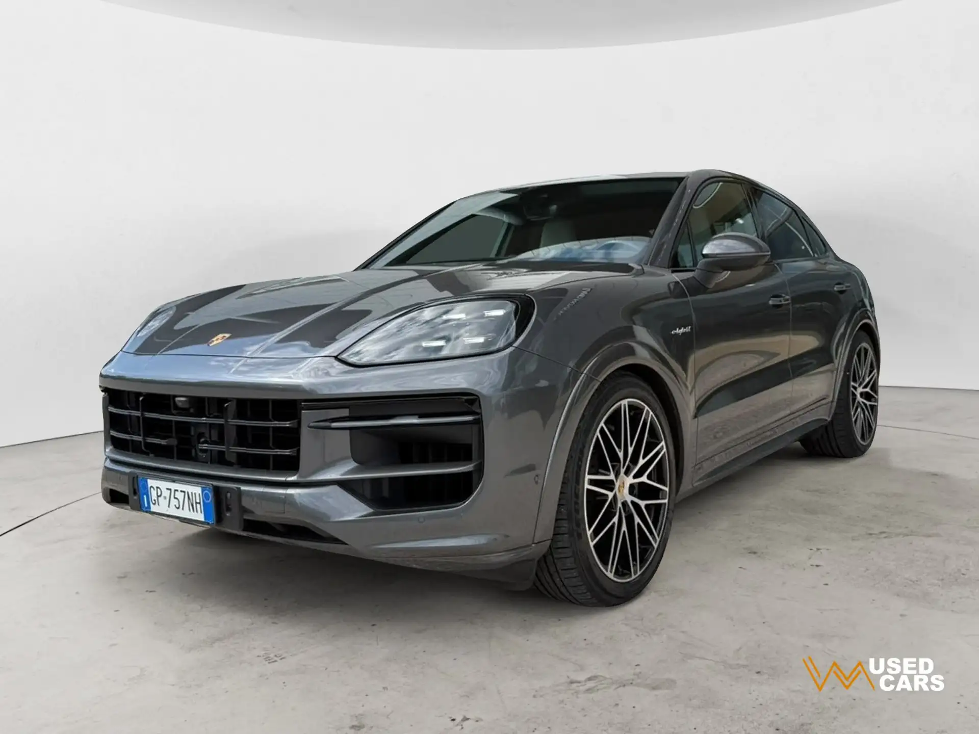 포르쉐 Porsche Cayenne 2023 건메탈 사진 1