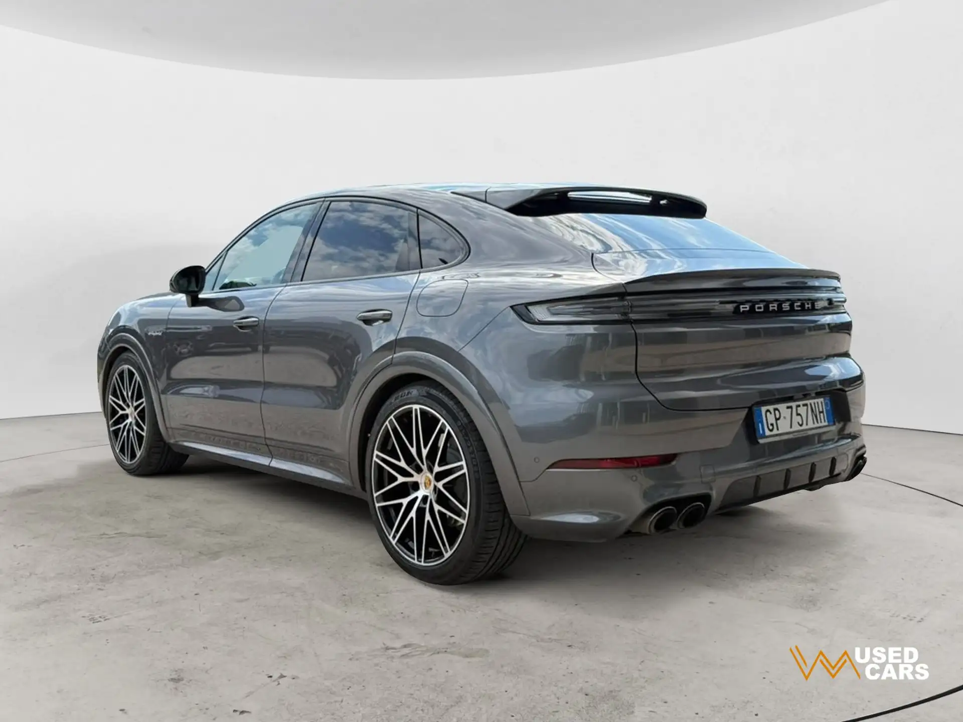 포르쉐 Porsche Cayenne 2023 건메탈 사진 8