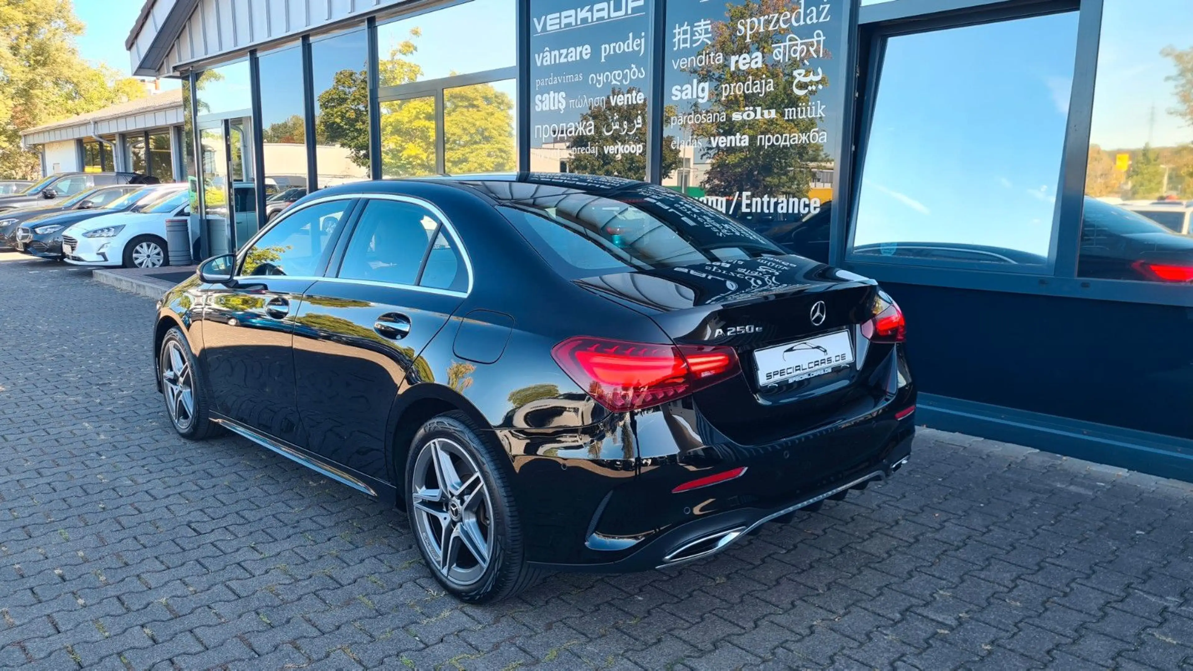 Mercedes-Benz A 250 e Limousine AMG - WIDE - LED - CAM - — photo 5