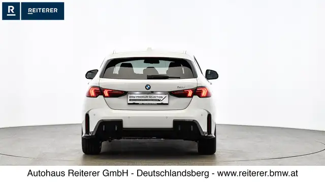 BMW 1 Series view 5