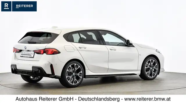 BMW 1 Series view 6