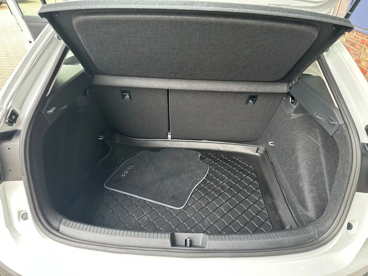 Volkswagen Taigo 1.0 TSI Edition, Carplay, Cruise controle, Led, AL, миниатюра 16