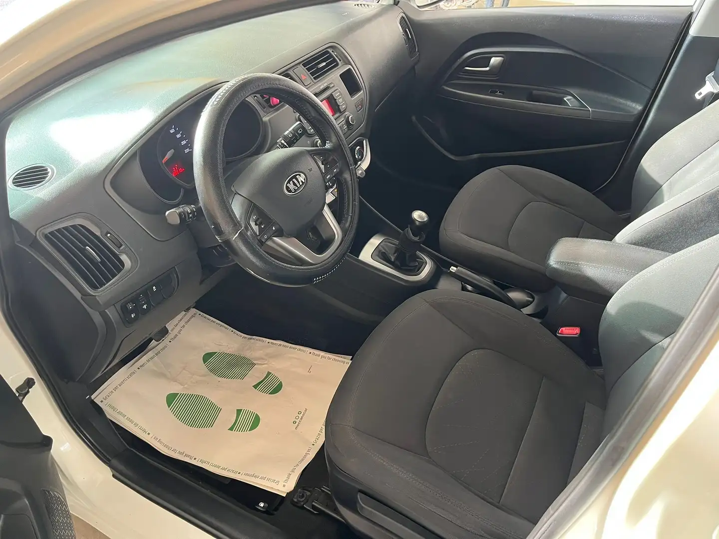 Kia Rio 5p 1.2 EX - 1