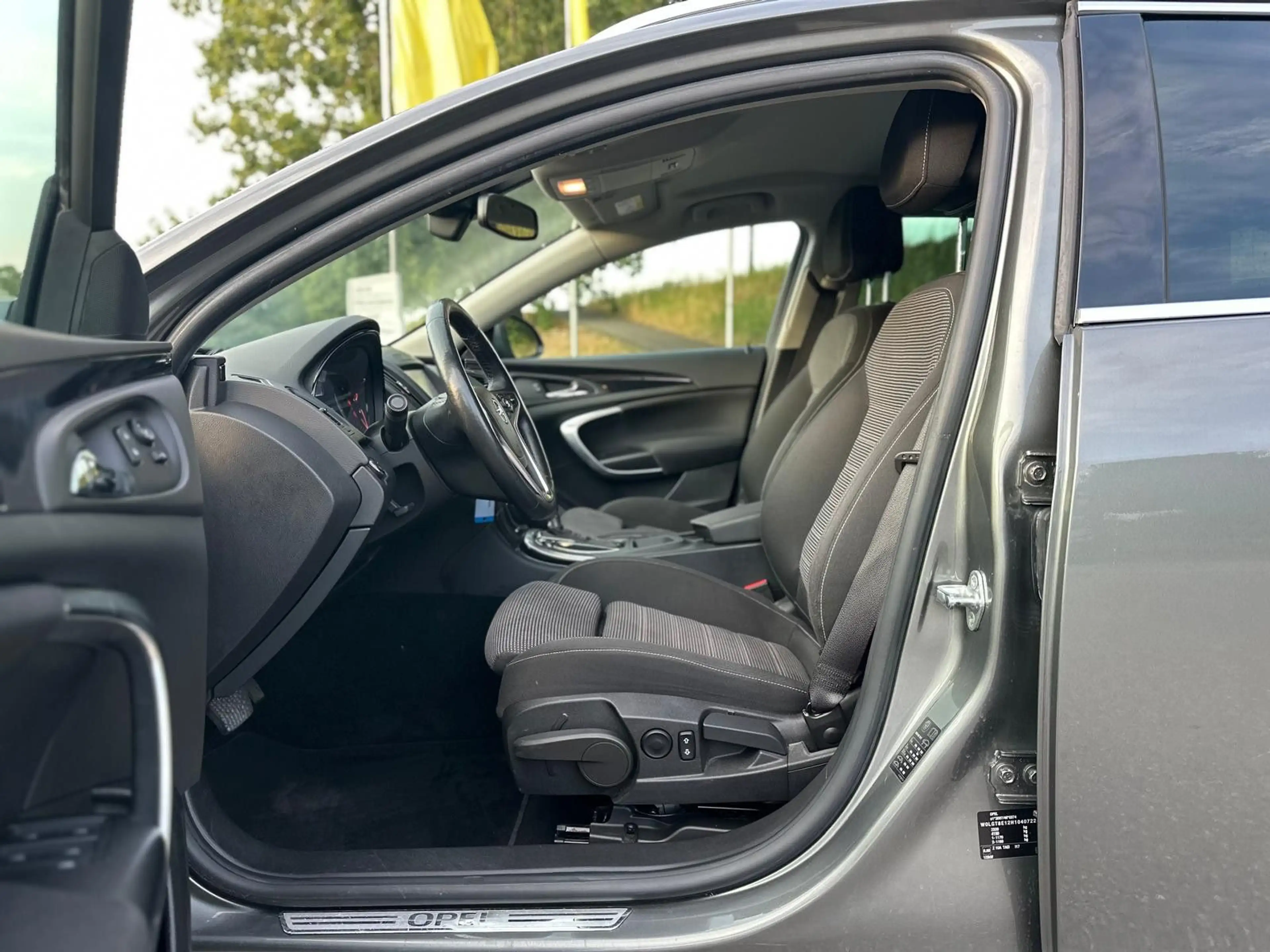 Opel Insignia Innovation*NAVI*Bi-XENO*RHKAM*AHK*MFLK — photo 9