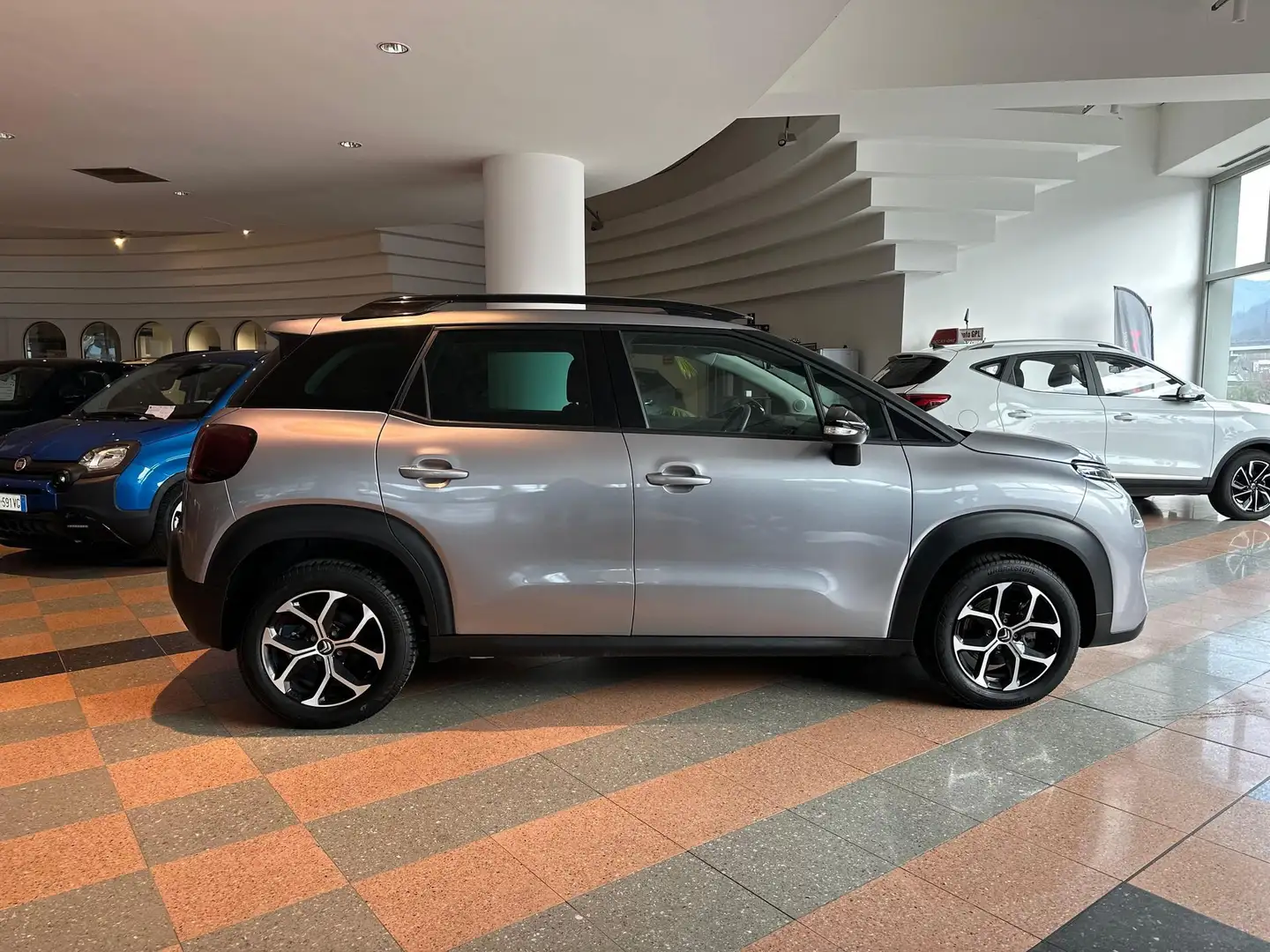 Citroen C3 Aircross PureTech 110 S&S Plus Grau - 2