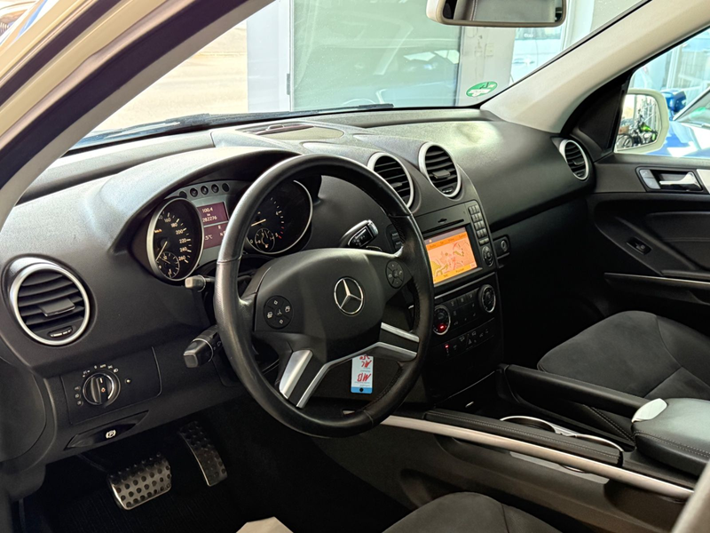 Mercedes-Benz ML 350 CDI 4Matic Sport Pak AHK NAVI PDC Luftfed — photo 12