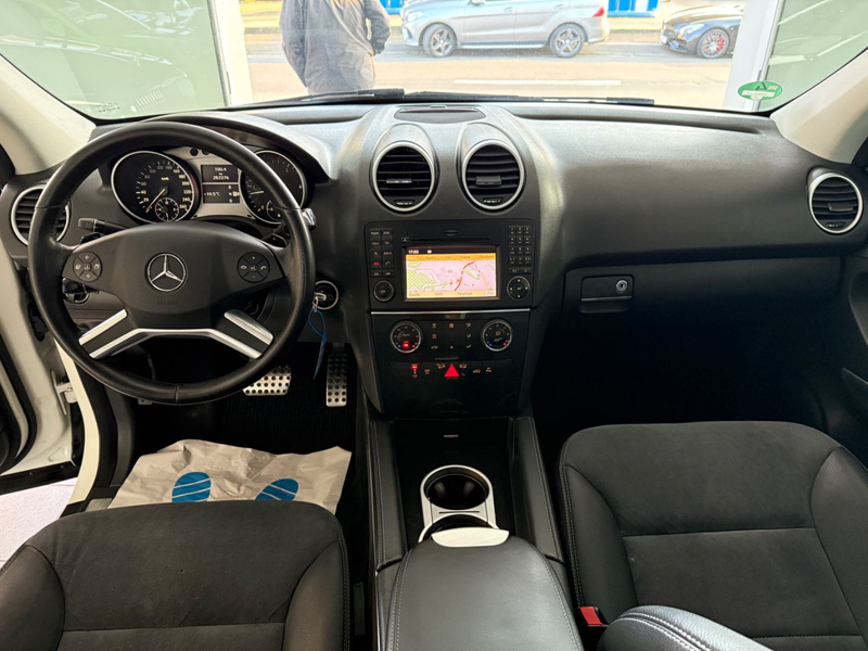 Mercedes-Benz ML 350 CDI 4Matic Sport Pak AHK NAVI PDC Luftfed — photo 13
