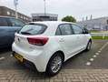Kia Rio 1.0 TGDI ComfortPlusLine | NL-AUTO! | DEALER OH! | Weiß - thumbnail 4