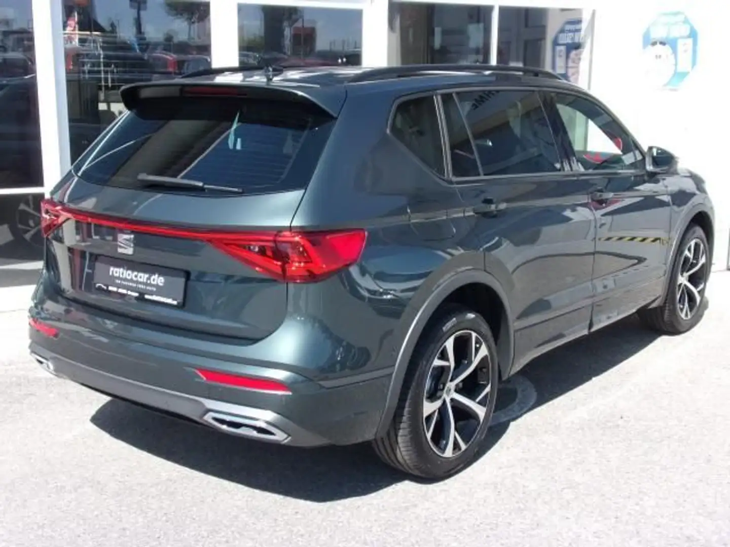 SEAT Tarraco TARRACO FR 1.5 TSI ACT DSG NAVI BEHEIZB. FS AHZV Grün - 2