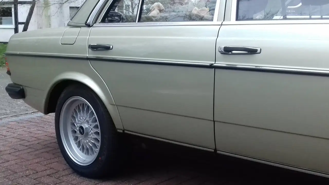 Mercedes-Benz 230, foto 5
