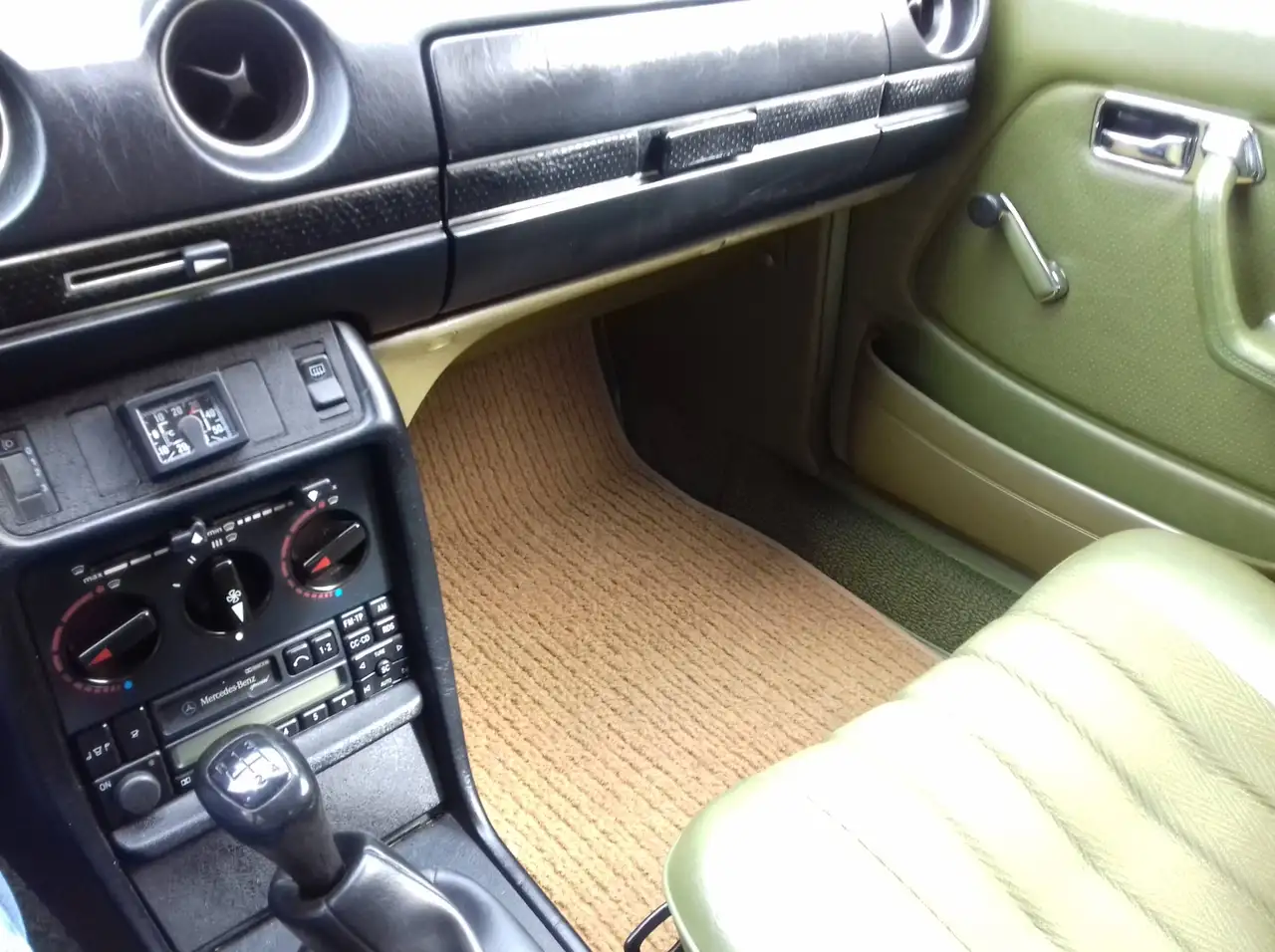 Mercedes-Benz 230, foto 9