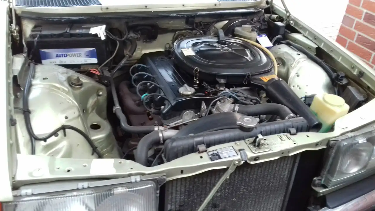 Mercedes-Benz 230, foto 12