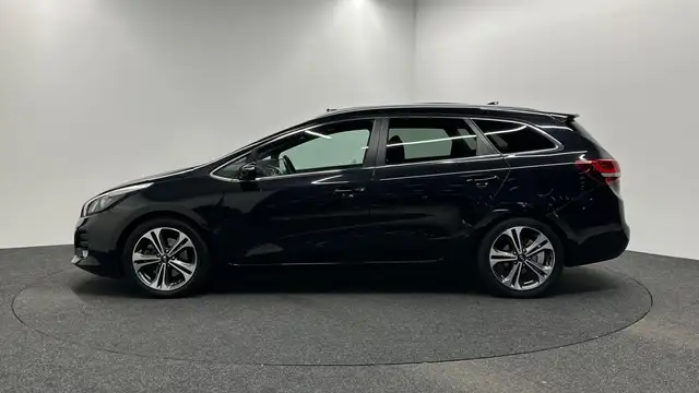 Kia Ceed view 8