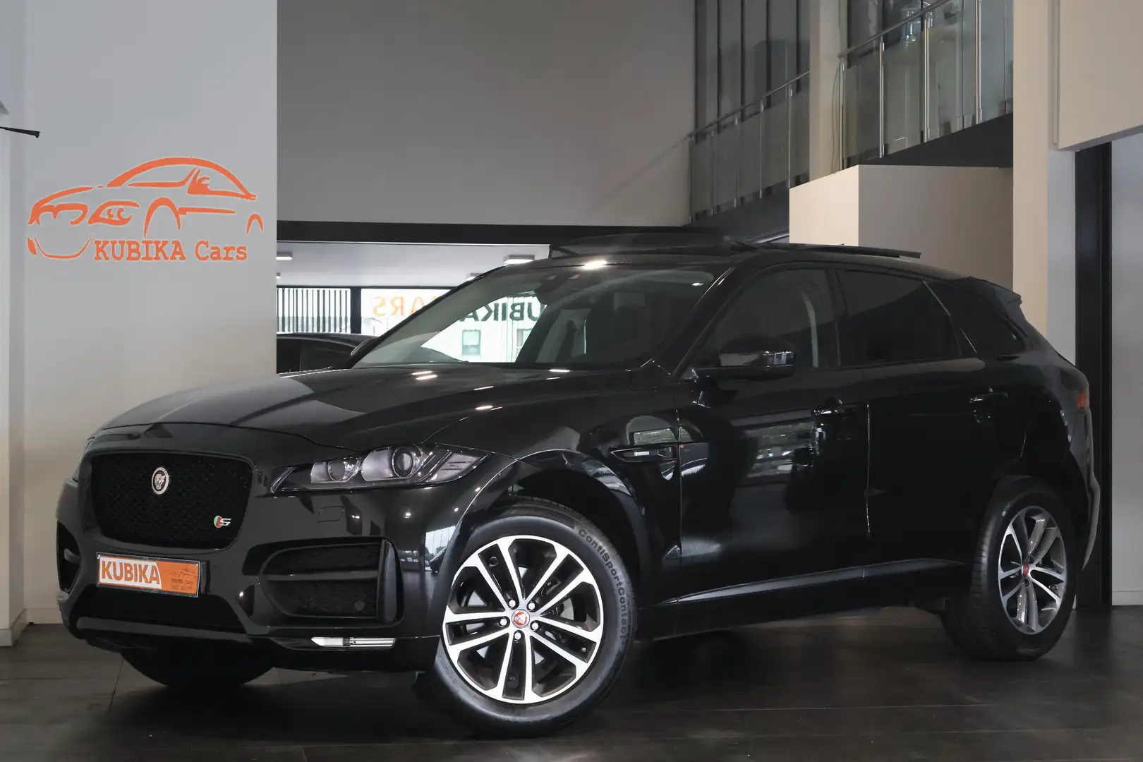 Jaguar F-Pace 20d AWD R-Sport Aut Pano Navi Cam CruiseC Garantie Noir - 1