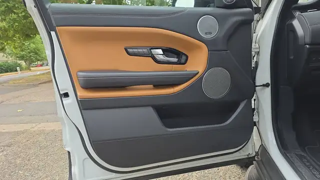 Land Rover Range Rover Evoque view 7