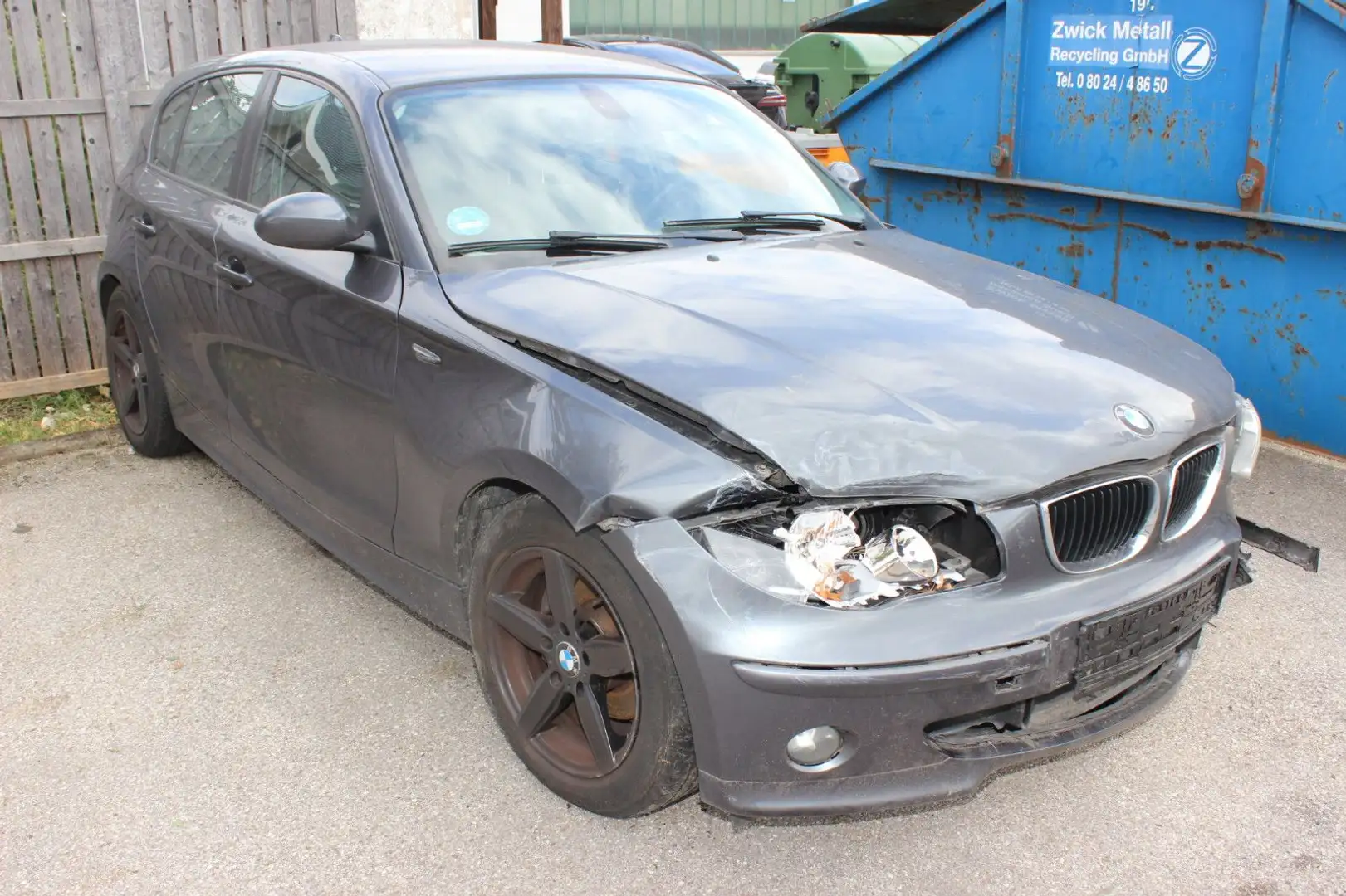 BMW 120 Baureihe 1 Lim. 120i Gris - 2