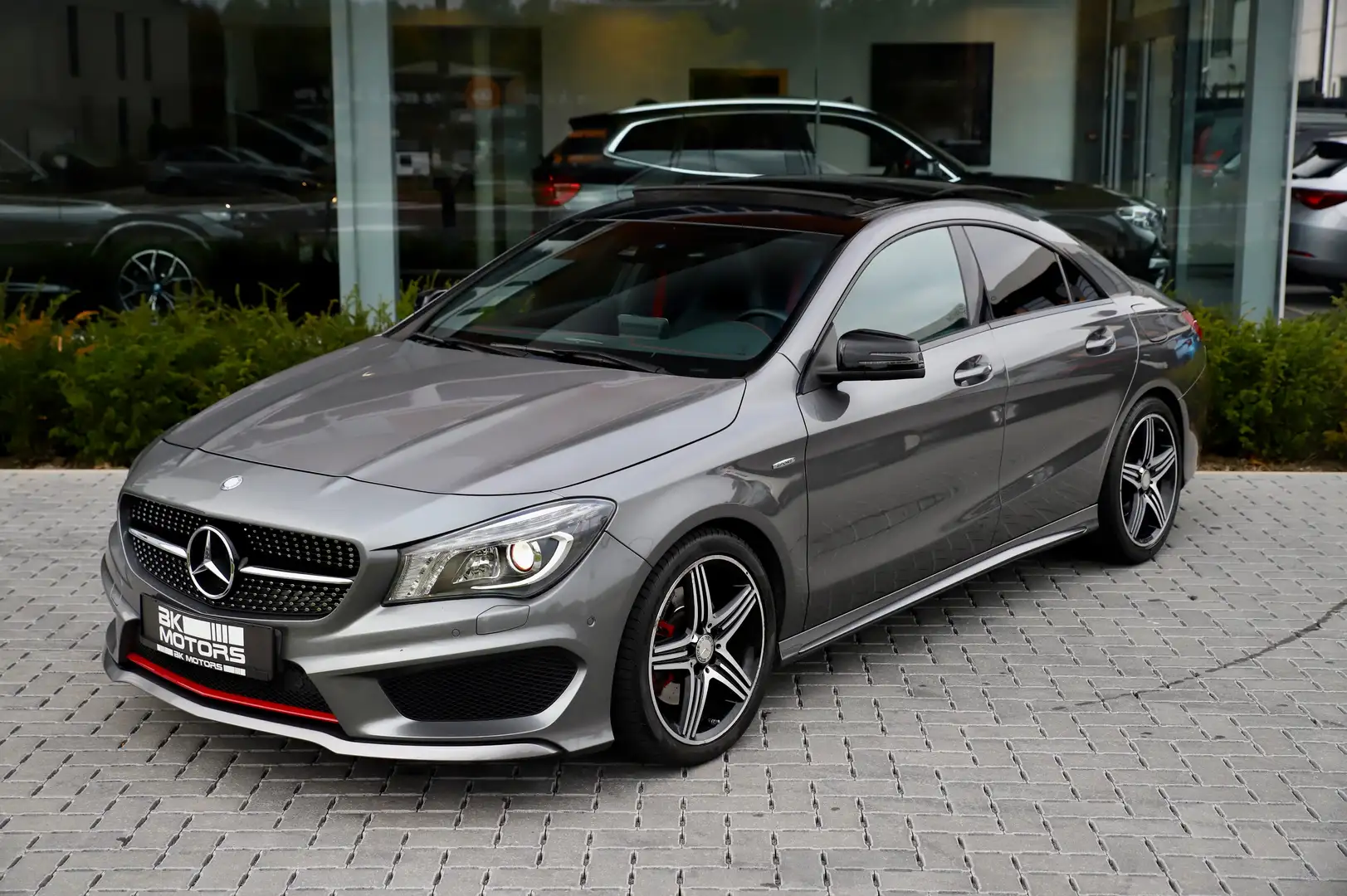 Mercedes-Benz CLA 250 7G-DCT AMG Line -PANO-CAMERA-CRUISE-AIRCO-AMBIANT Grijs - 2