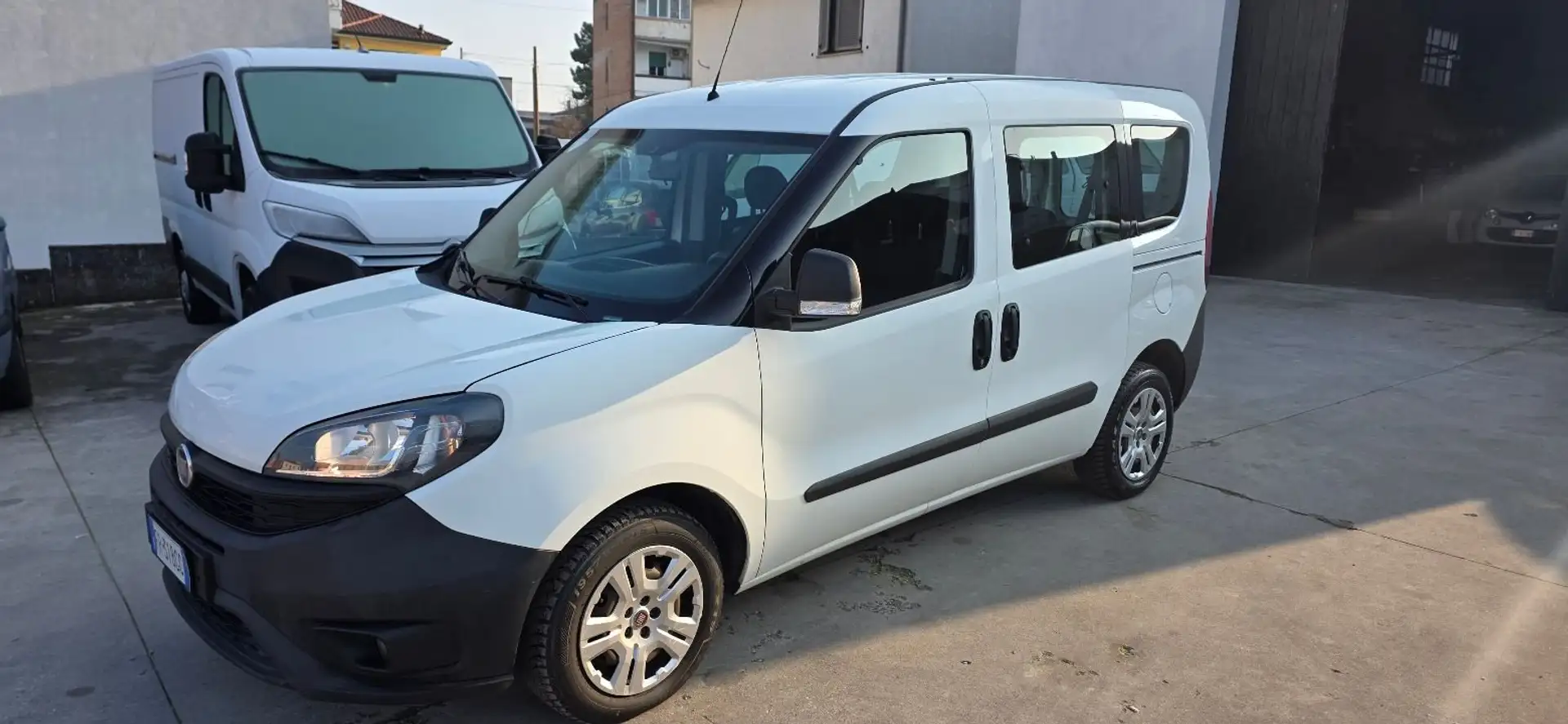 Fiat Doblo Doblo 1.3 mjt 16v Dynamic n1 Cargo Combi 5 PORTE Weiß - 1