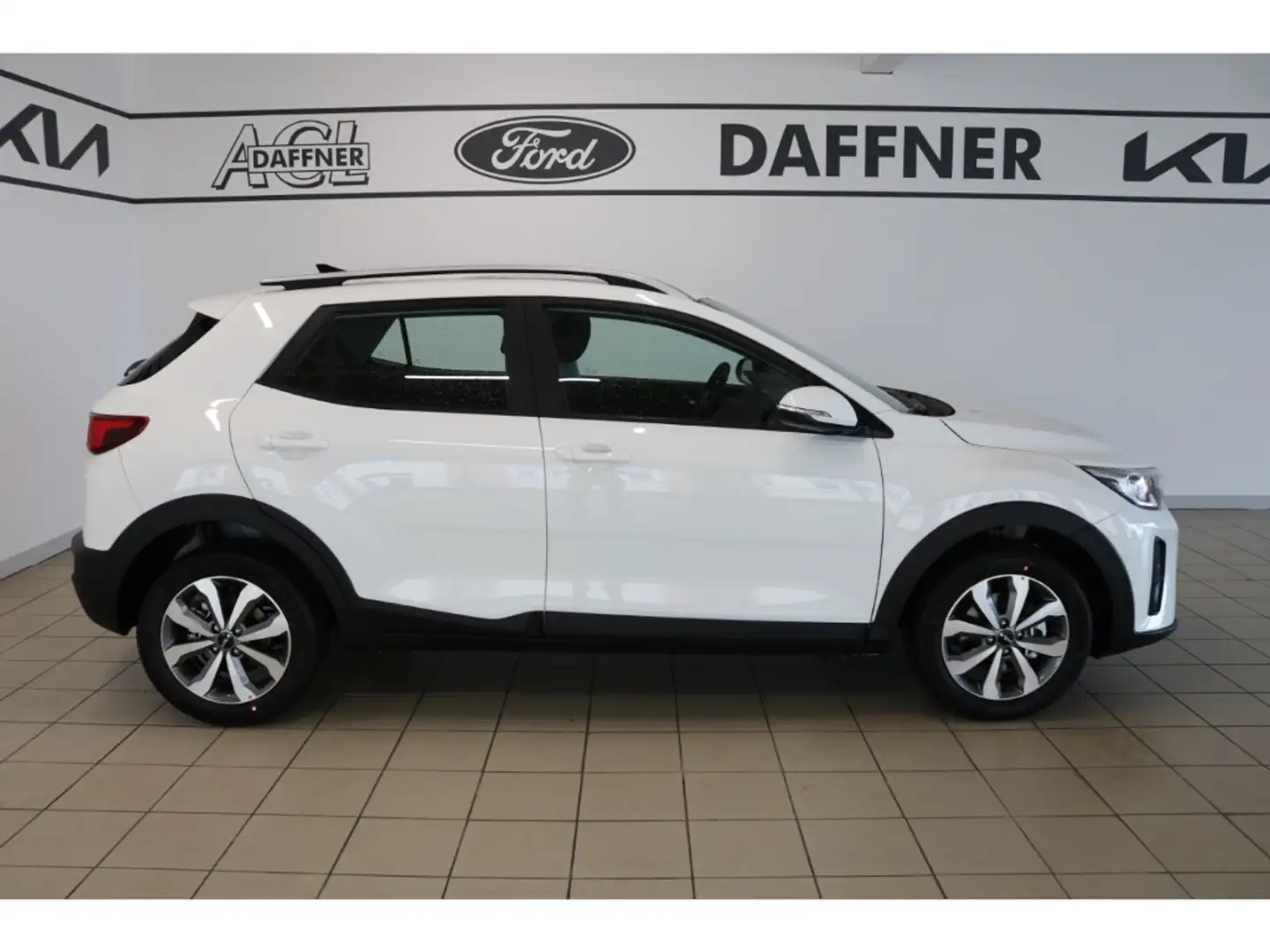 Kia Stonic Vision 1.0 T-GDI Navi,Kamera,PDC, SHZ,DAB Weiß - 2