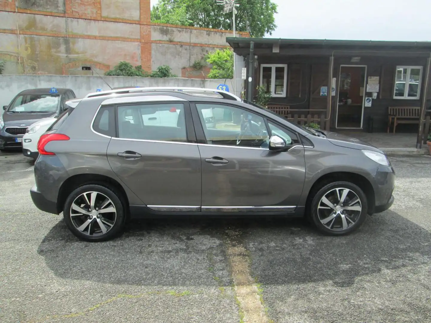 Peugeot 2008 1.6 VTi 120CV Allure Gris - 2