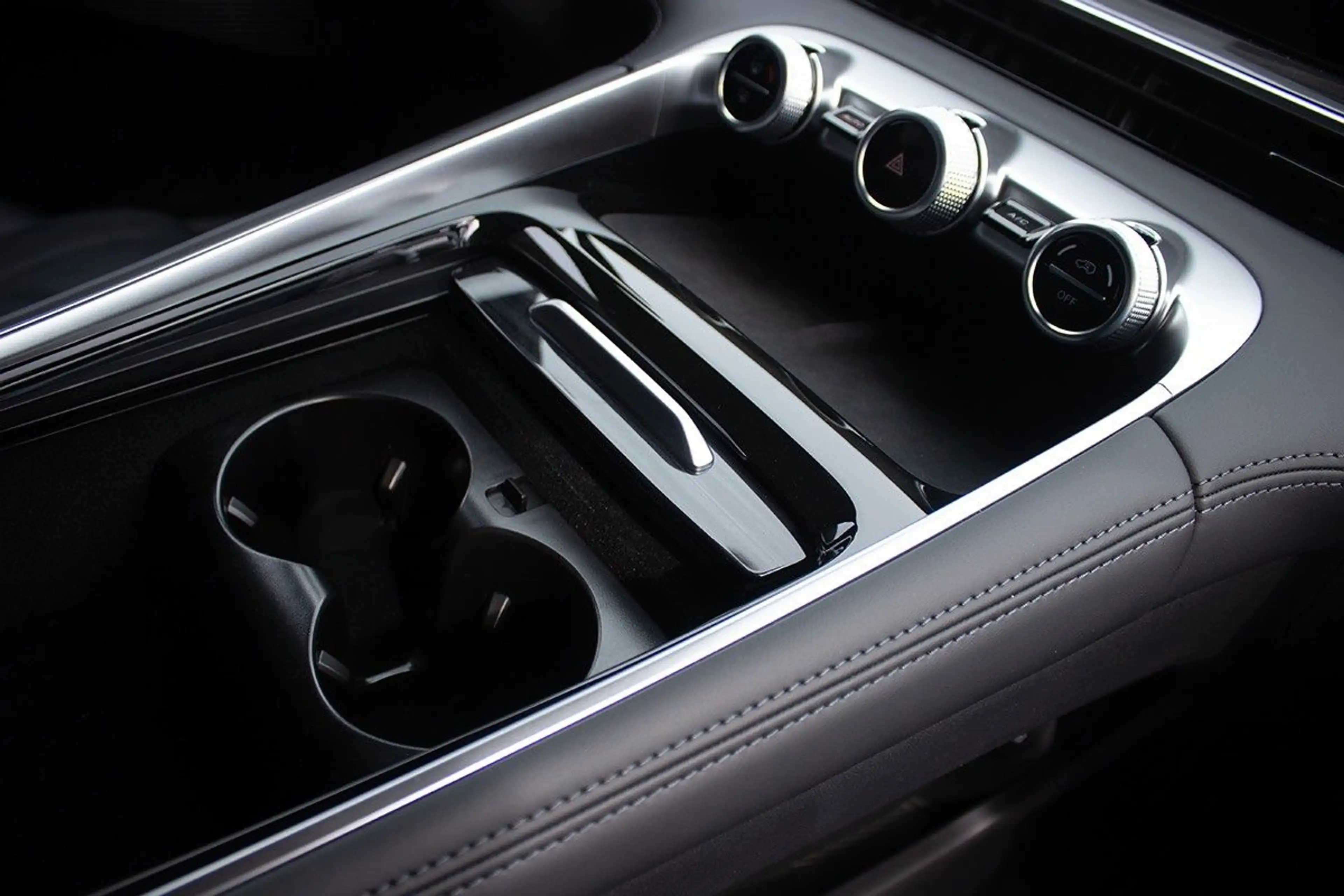 Omoda 9 1.5 TGDI PHEV 395 kW Exclusive HUD Leder Sony — photo 15