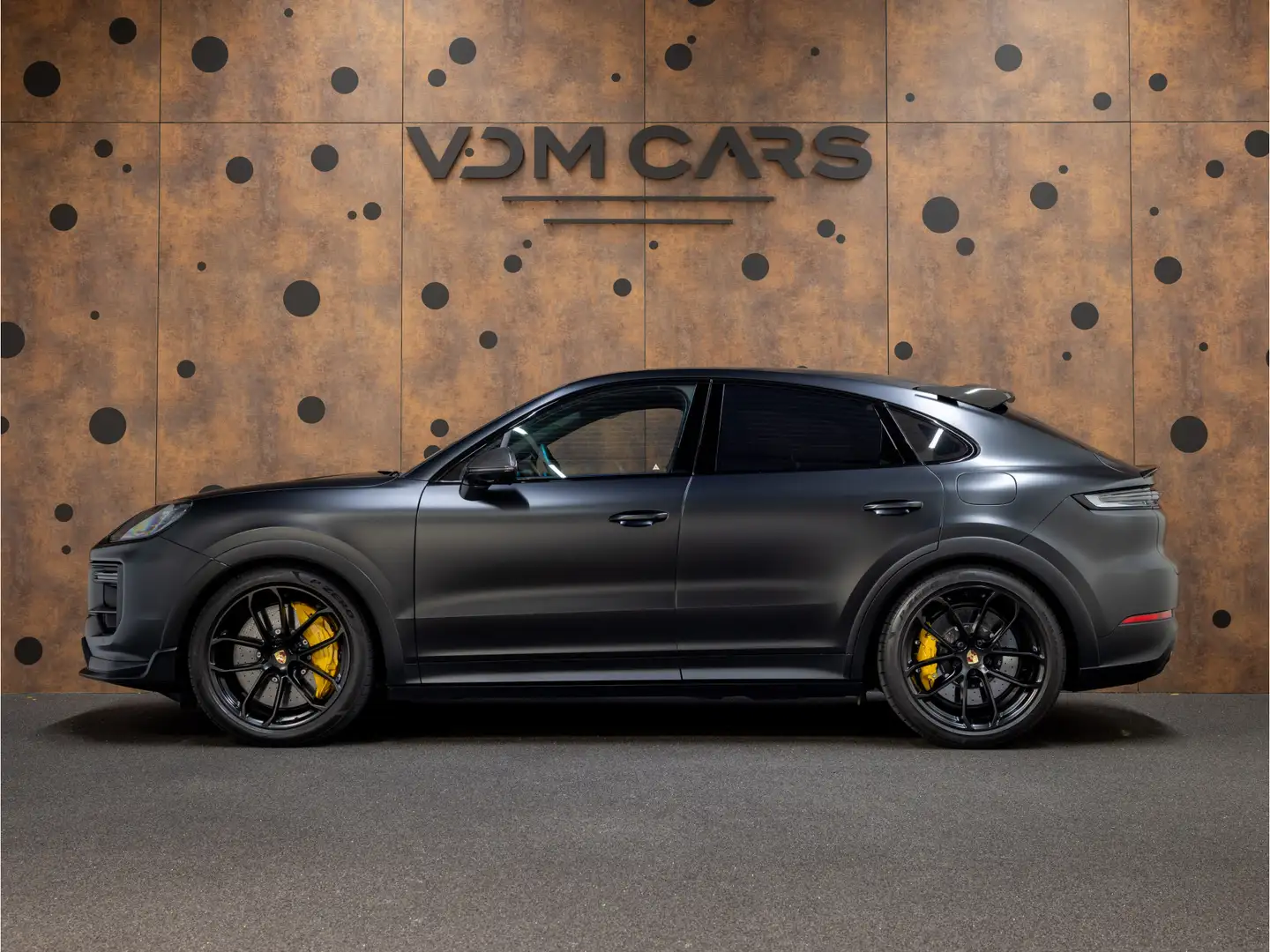 Porsche Cayenne Coupé 4.0 Turbo E-Hybrid GT | TECHART | Stealth PP Zwart - 2