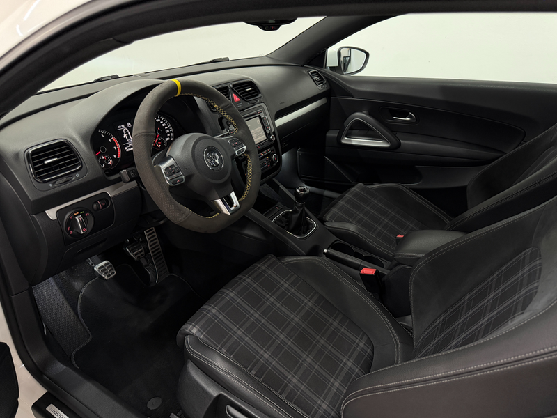 Volkswagen Scirocco Scirocco 1,4 Sky Edition TSI BMT Sky Edition — photo 11