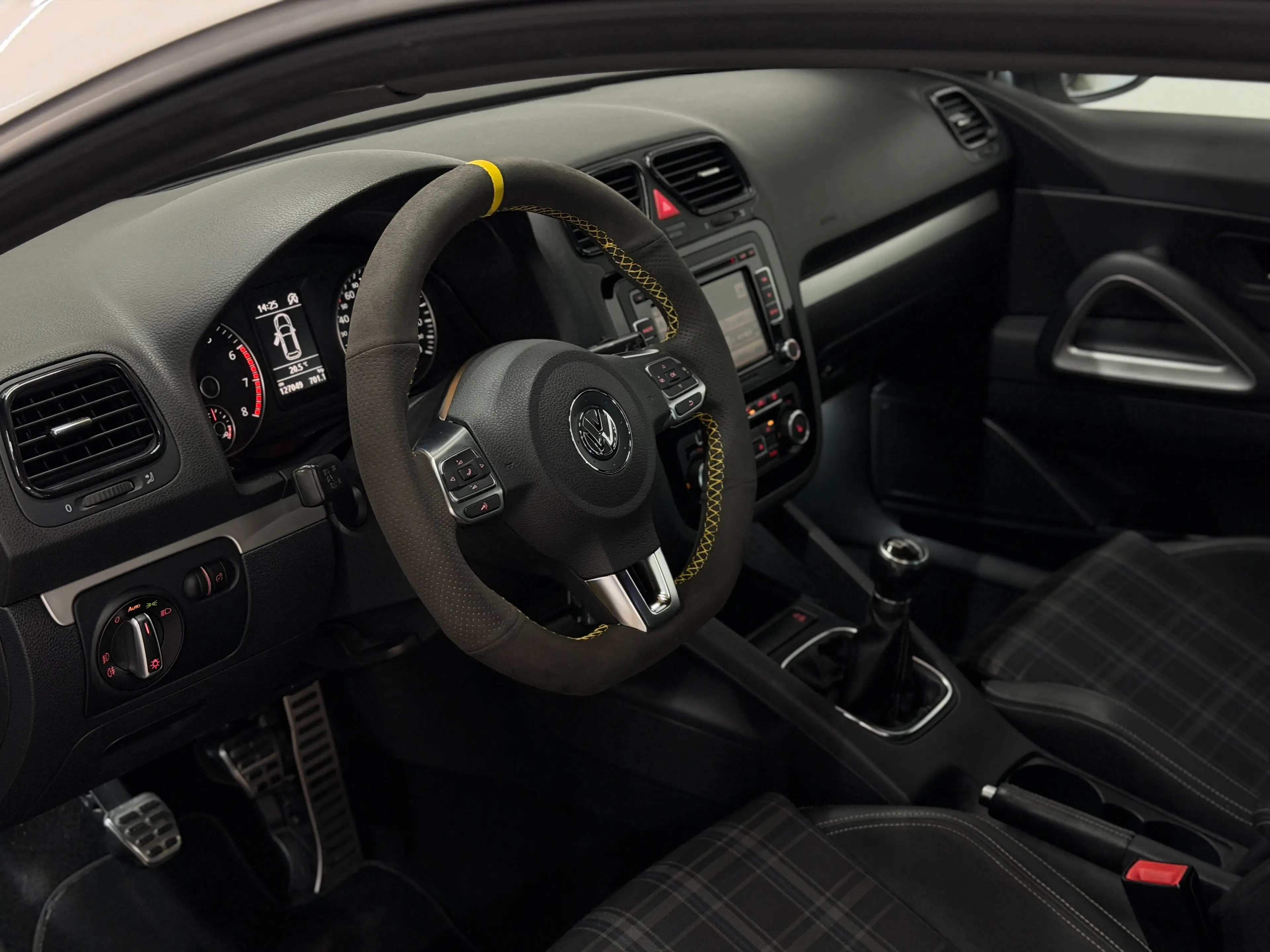 Volkswagen Scirocco Scirocco 1,4 Sky Edition TSI BMT Sky Edition — photo 12