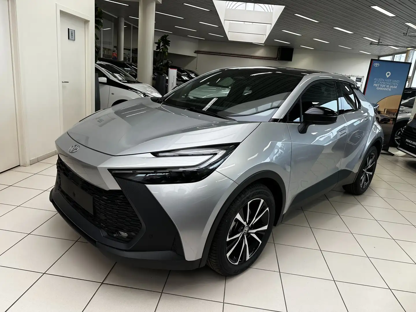 Toyota C-HR 1.8L Hybrid CVT Dynamic Plus Mono-Tone+Techno Pack Argento - 1