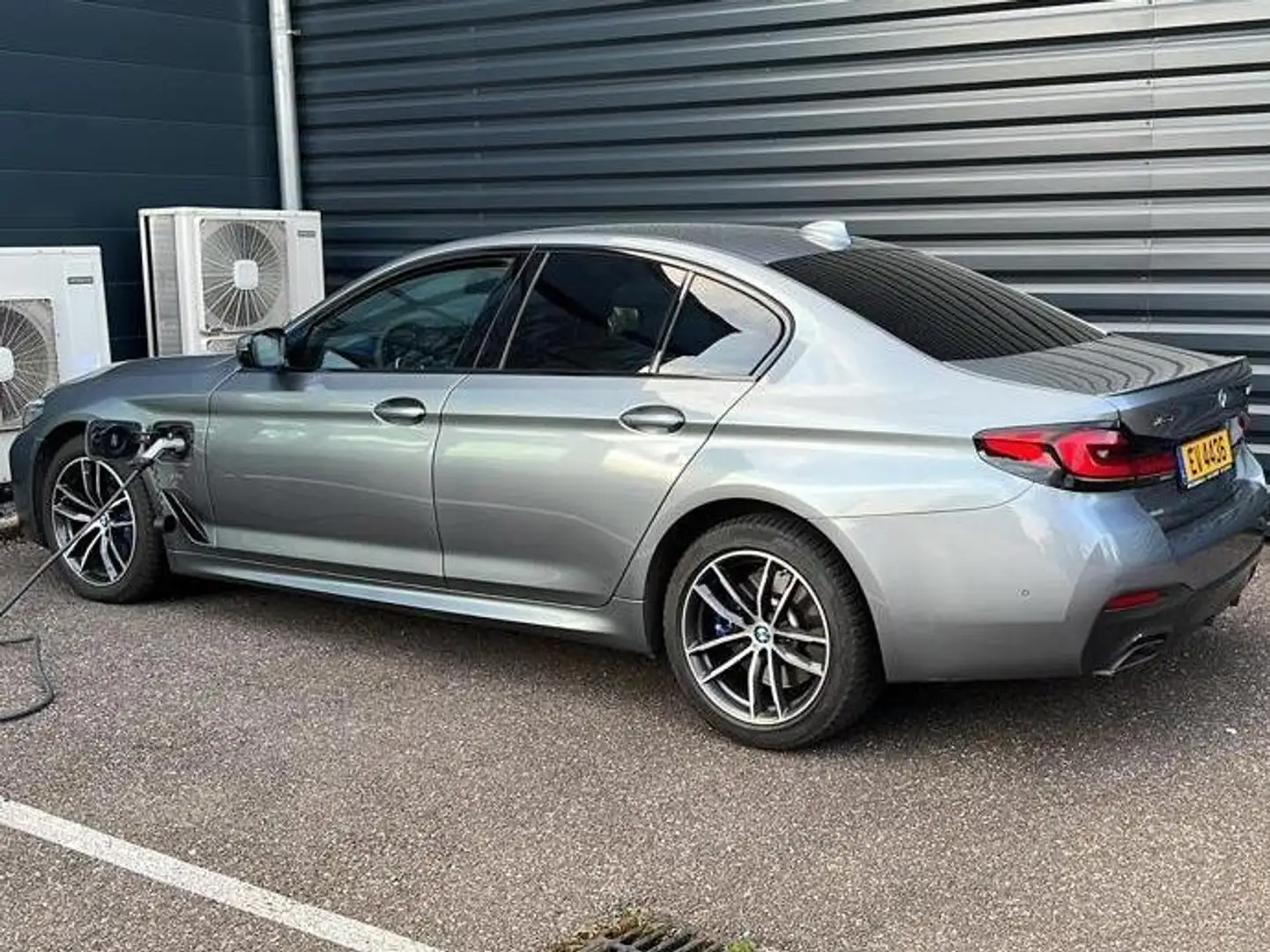 BMW 530 BMW 530e X-drive M Sport Laser HUD Zilver - 1