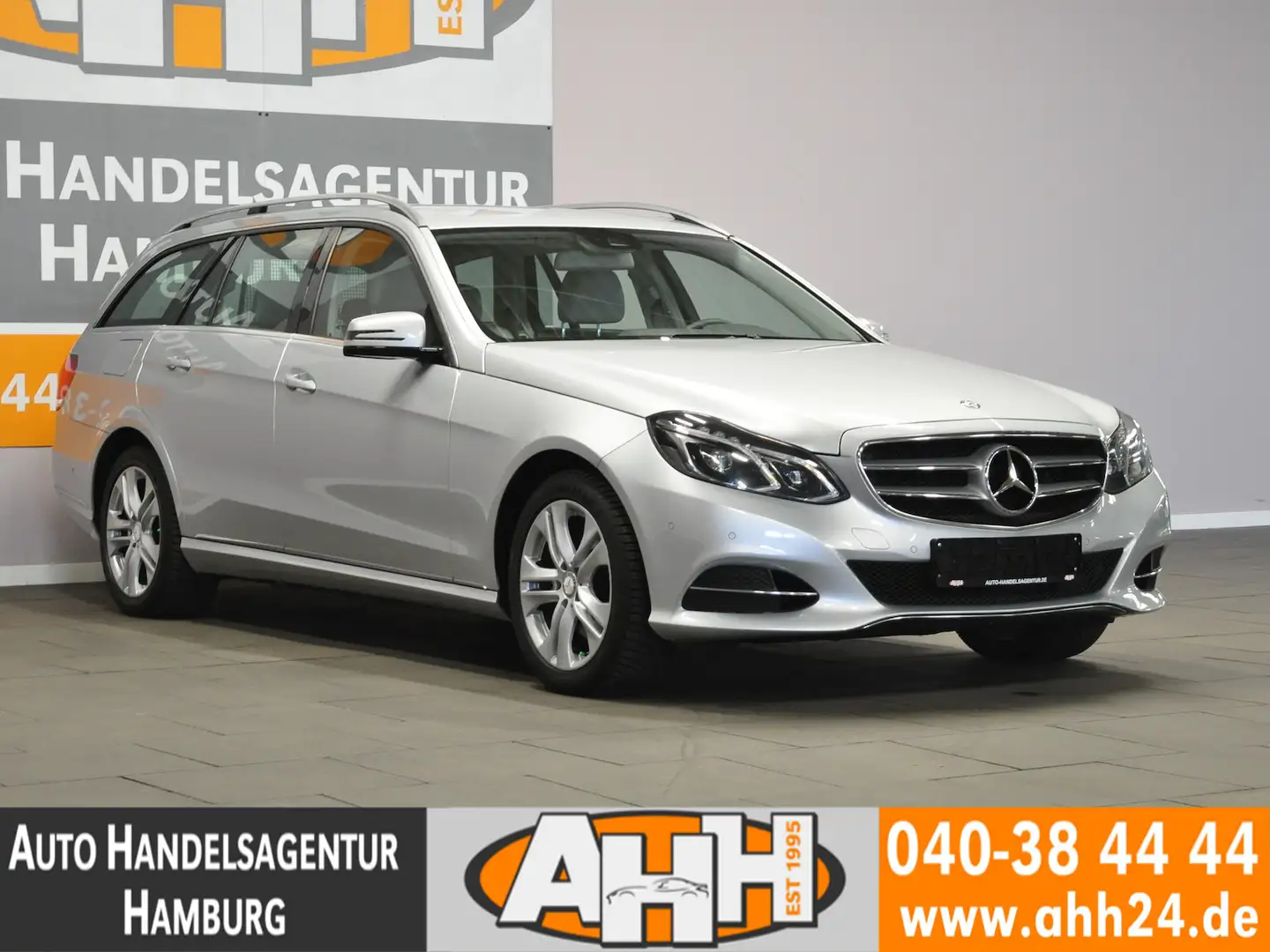 Mercedes-Benz E 300 T 4M AVANTGARDE LEDER|MEMORY|AMBIENTE|LED Zilver - 2