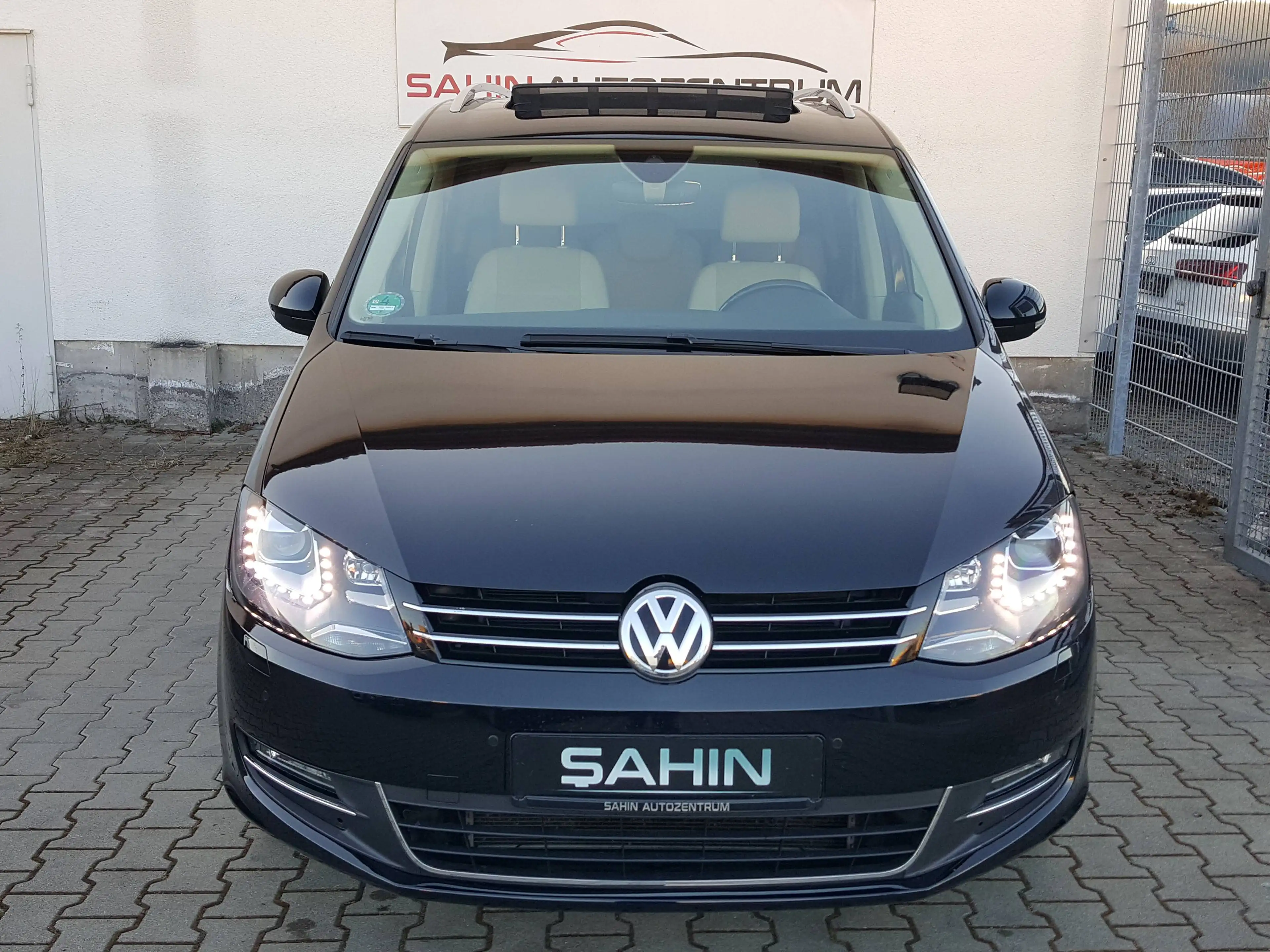 Volkswagen Sharan 2.0 TDI DSG Highline 7-Sitzer Stdhzg Pano ACC+TOT+SPUR AHK RFK — photo 3