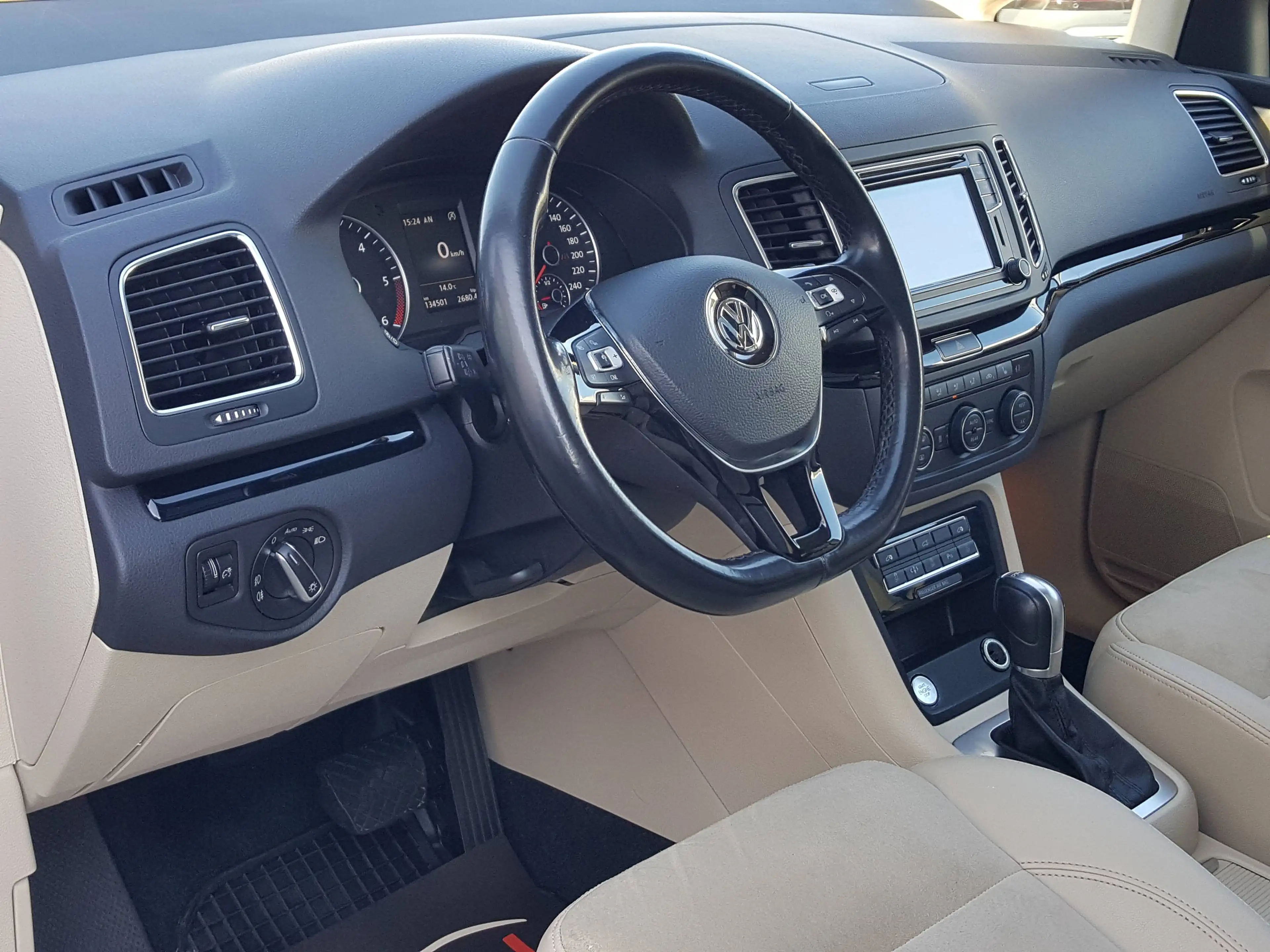 Volkswagen Sharan 2.0 TDI DSG Highline 7-Sitzer Stdhzg Pano ACC+TOT+SPUR AHK RFK — photo 11