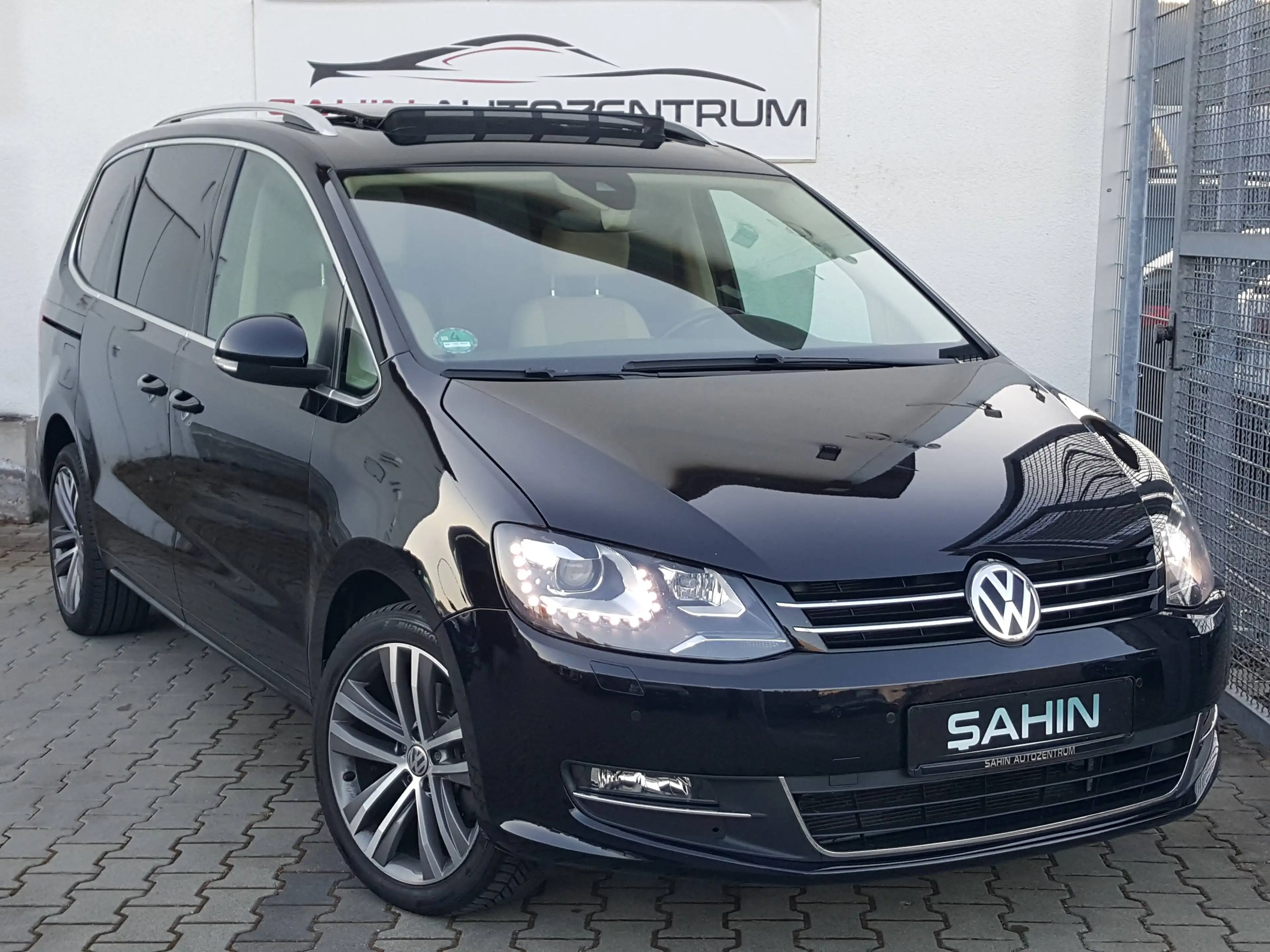 Volkswagen Sharan 2.0 TDI DSG Highline 7-Sitzer Stdhzg Pano ACC+TOT+SPUR AHK RFK — photo 2