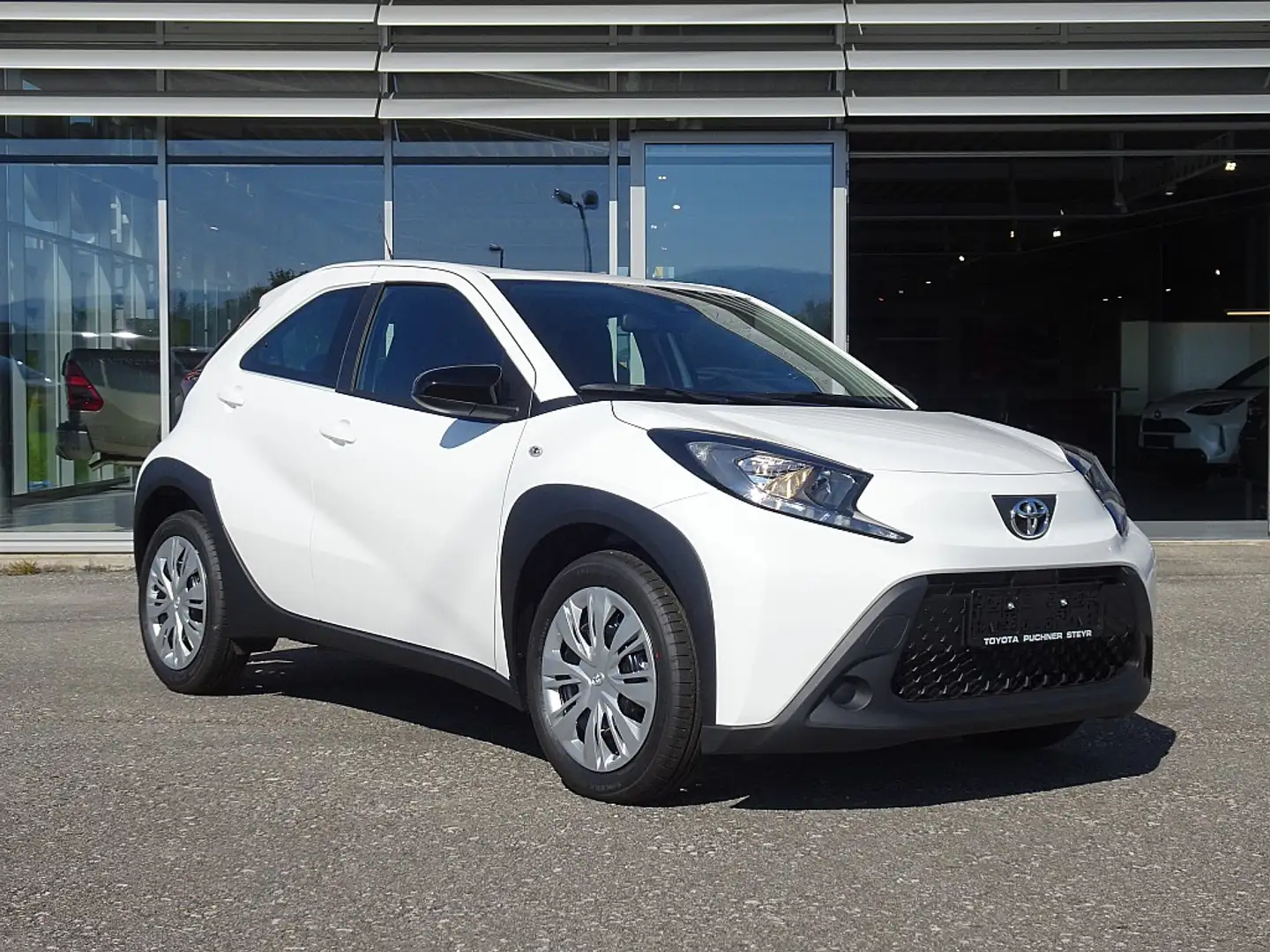 Toyota Aygo X 1,0 VVT-i Play *Prompt Weiß - 1
