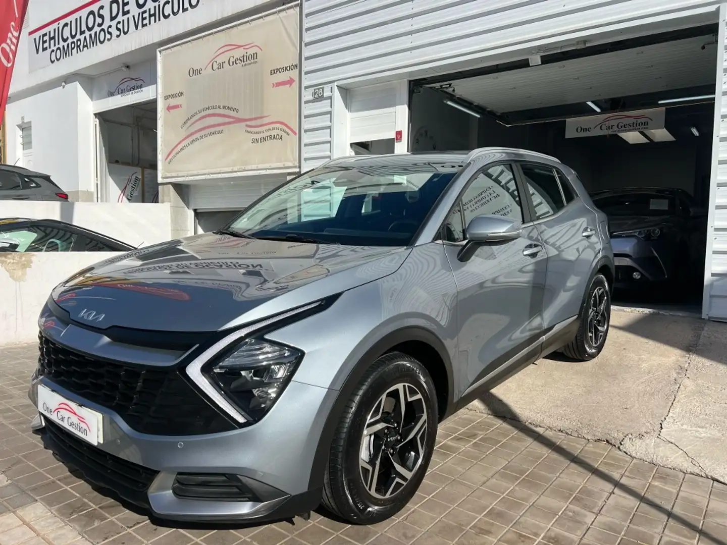 Kia Sportage 1.6 T-GDi Drive 150 Grau - 1