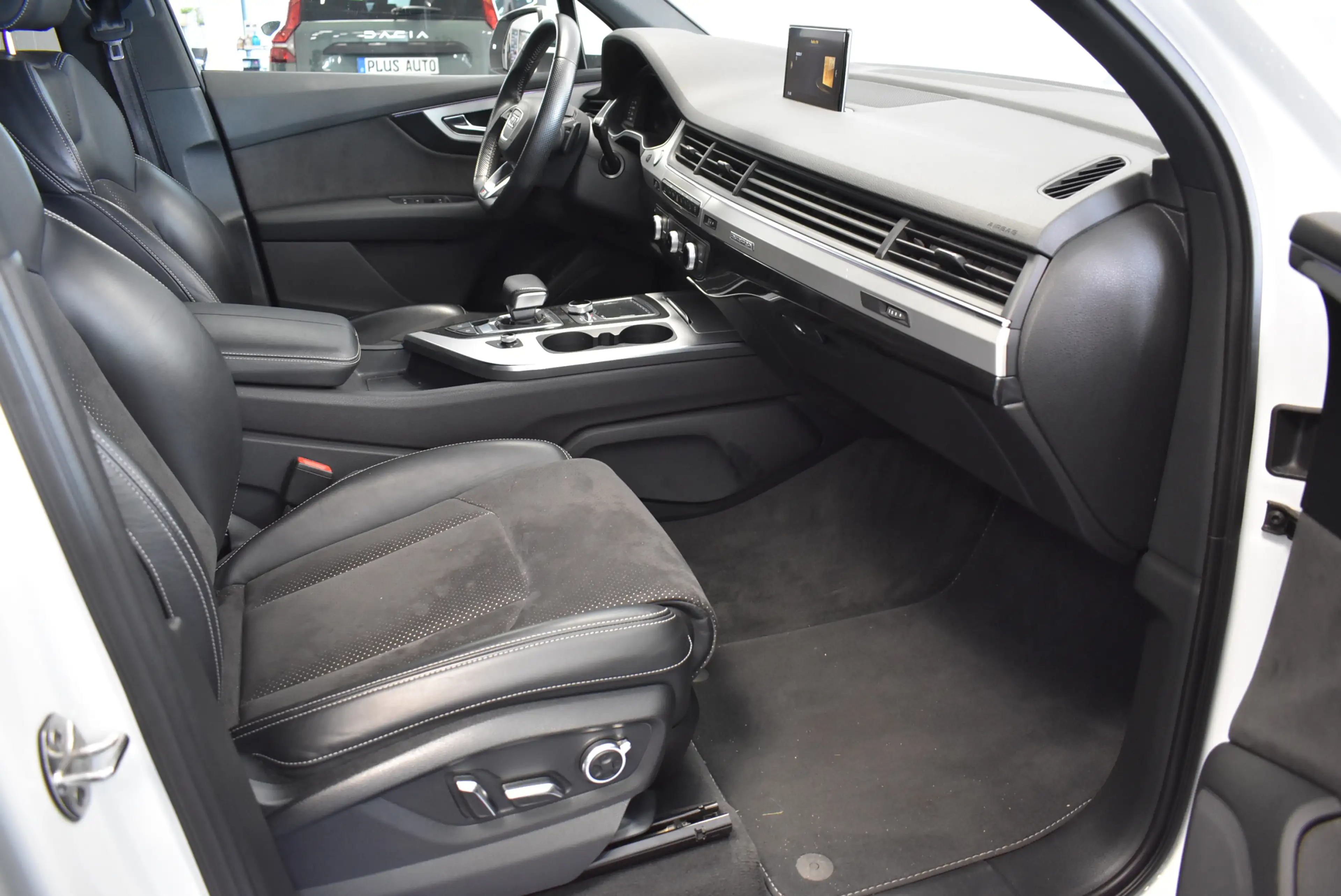 Audi Q7 3.0 TDI Quattro S-Line Virtual Navi LED Kamer — photo 7