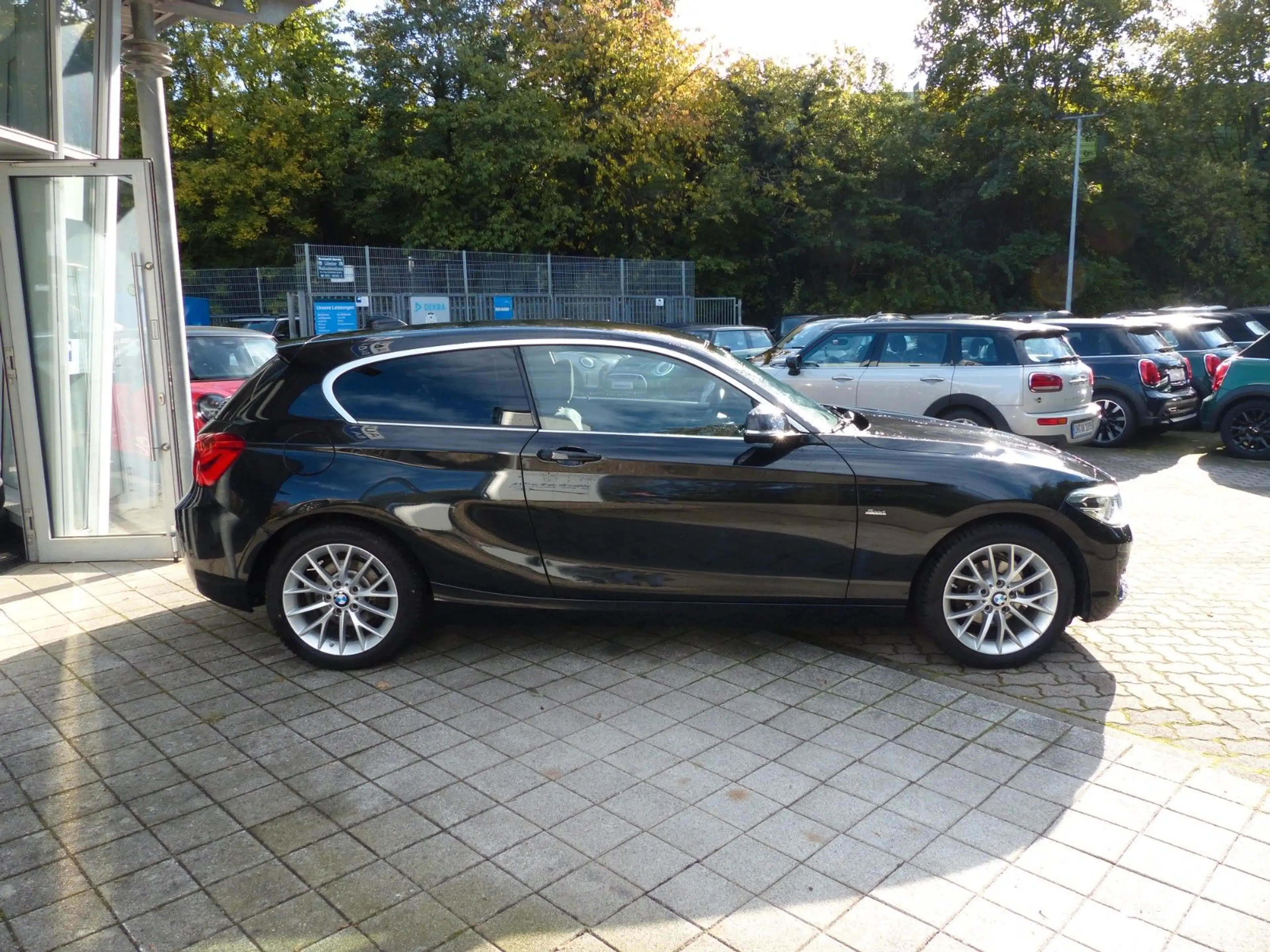 BMW 118 i 3trg. Aut. "Sport Line", Navi, LED, Hifi — photo 2