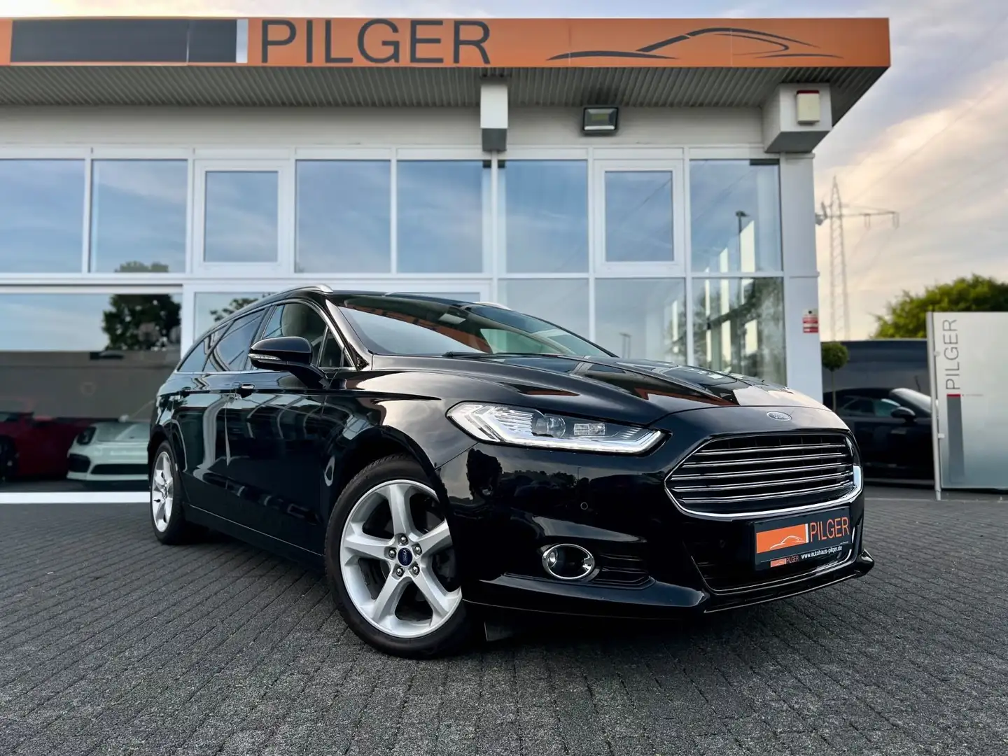 Ford Mondeo Titanium*Kamera*Teilleder*Apple-CarPlay Zwart - 1